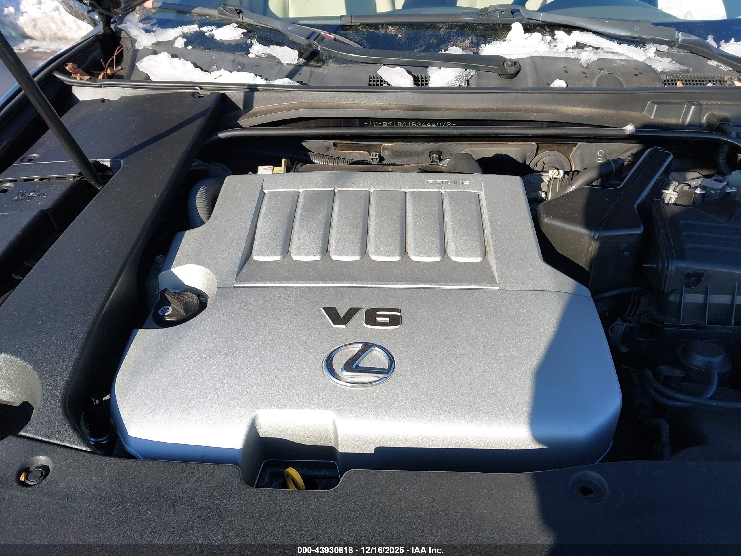 LEXUS ES image 10