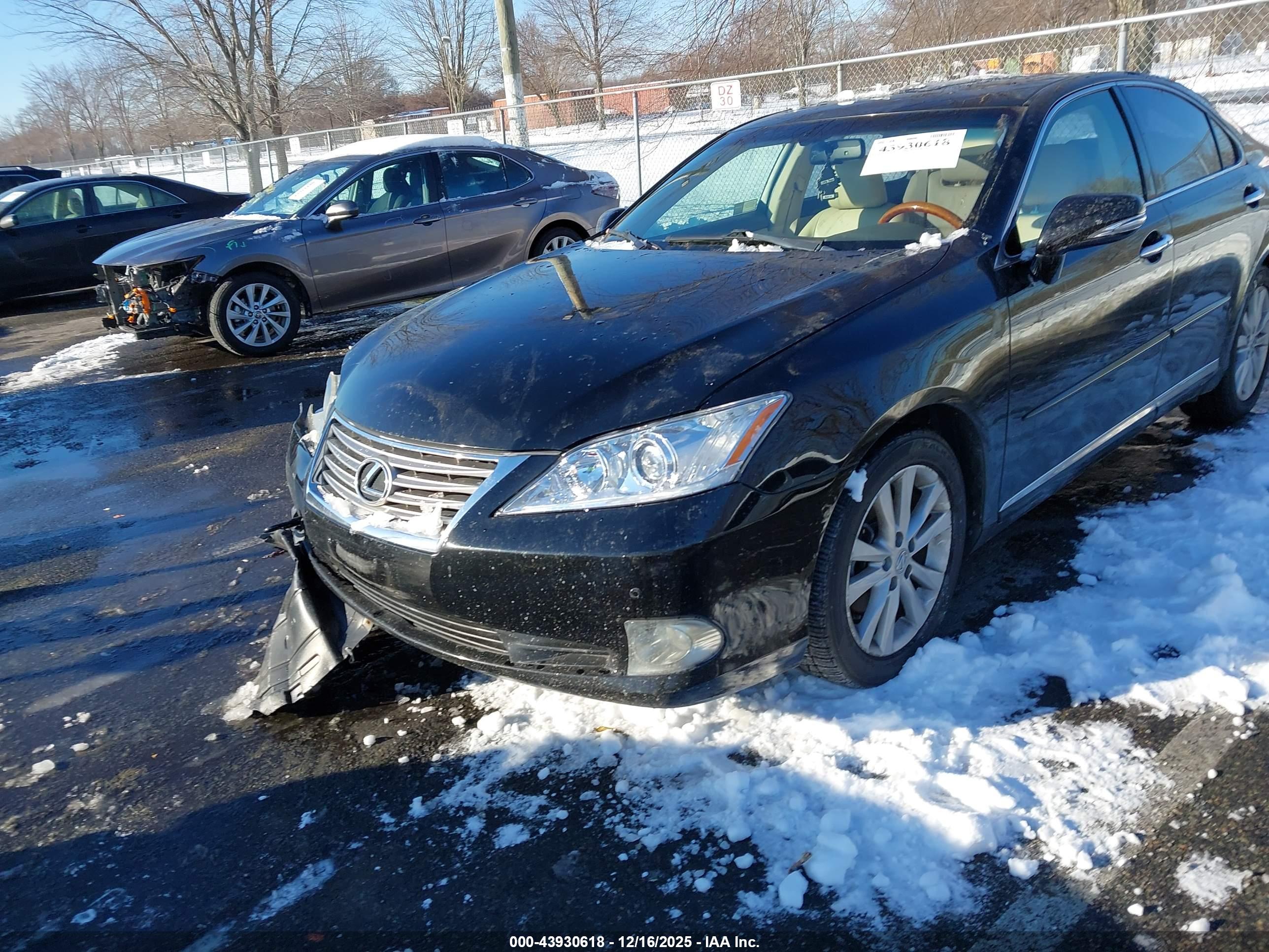 LEXUS ES image 2
