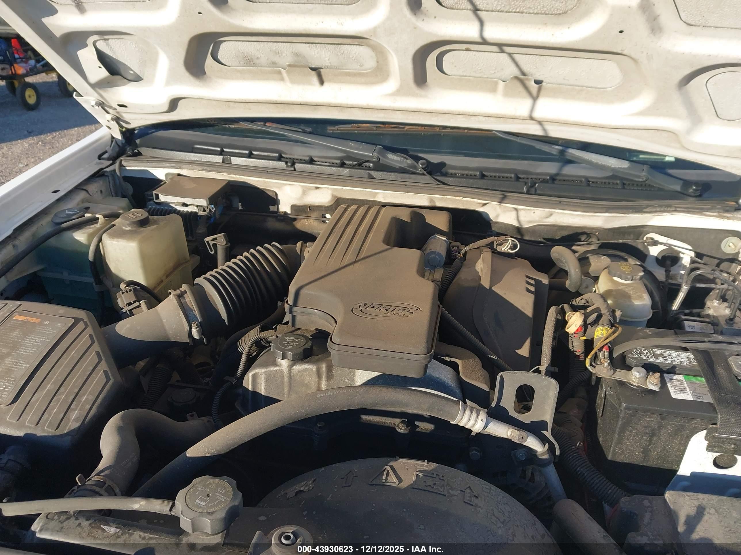 CHEVROLET COLORADO image 10