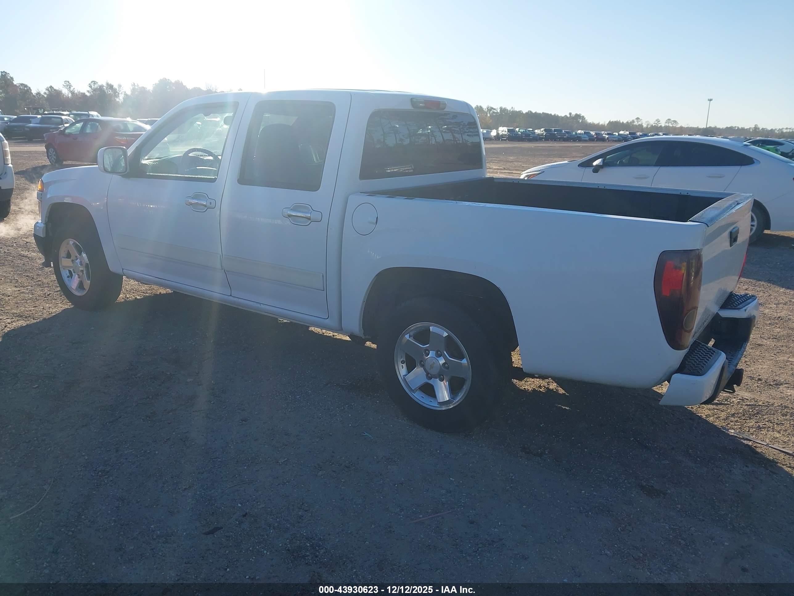 CHEVROLET COLORADO image 3