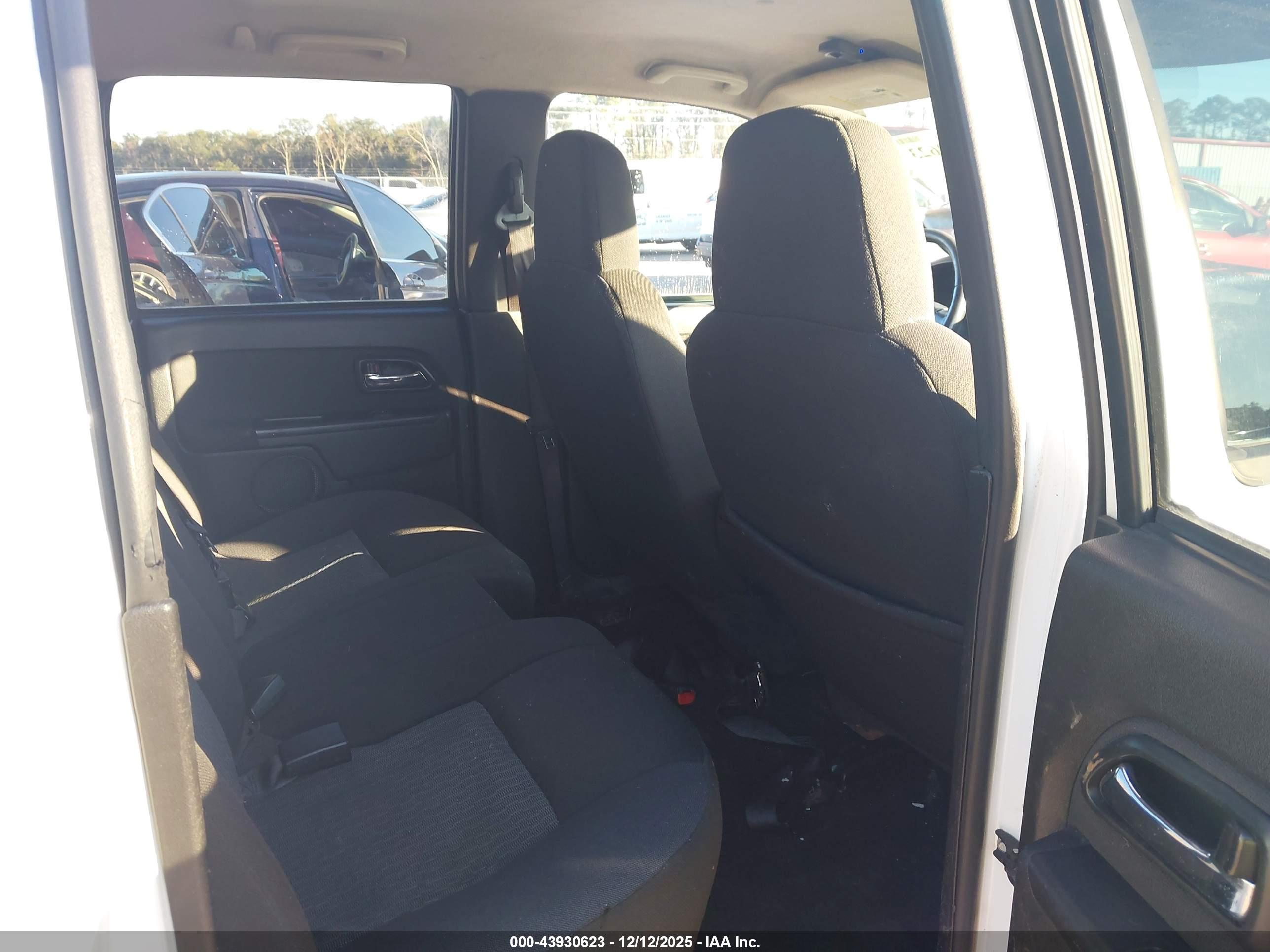 CHEVROLET COLORADO image 8
