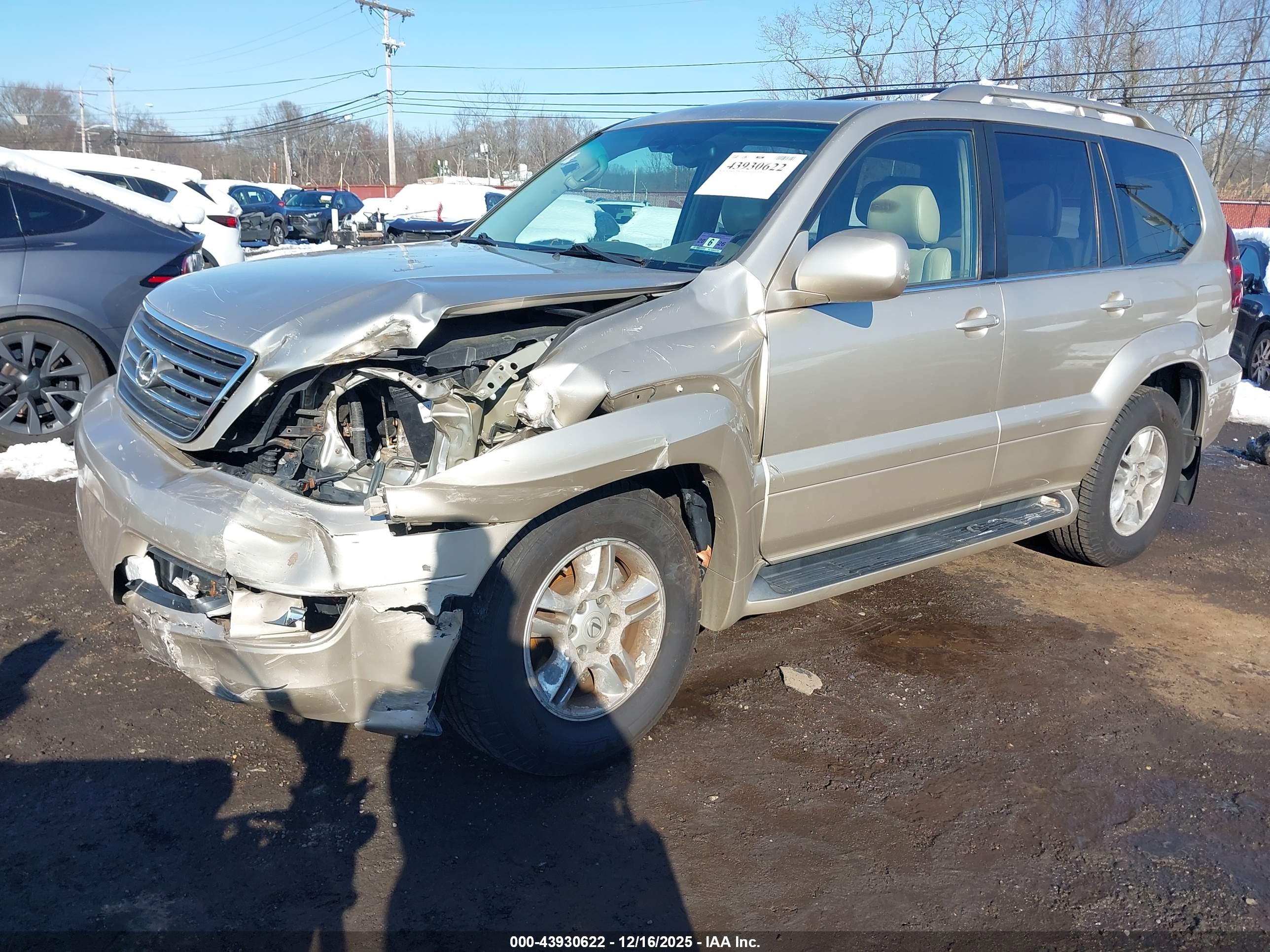 LEXUS GX image 2