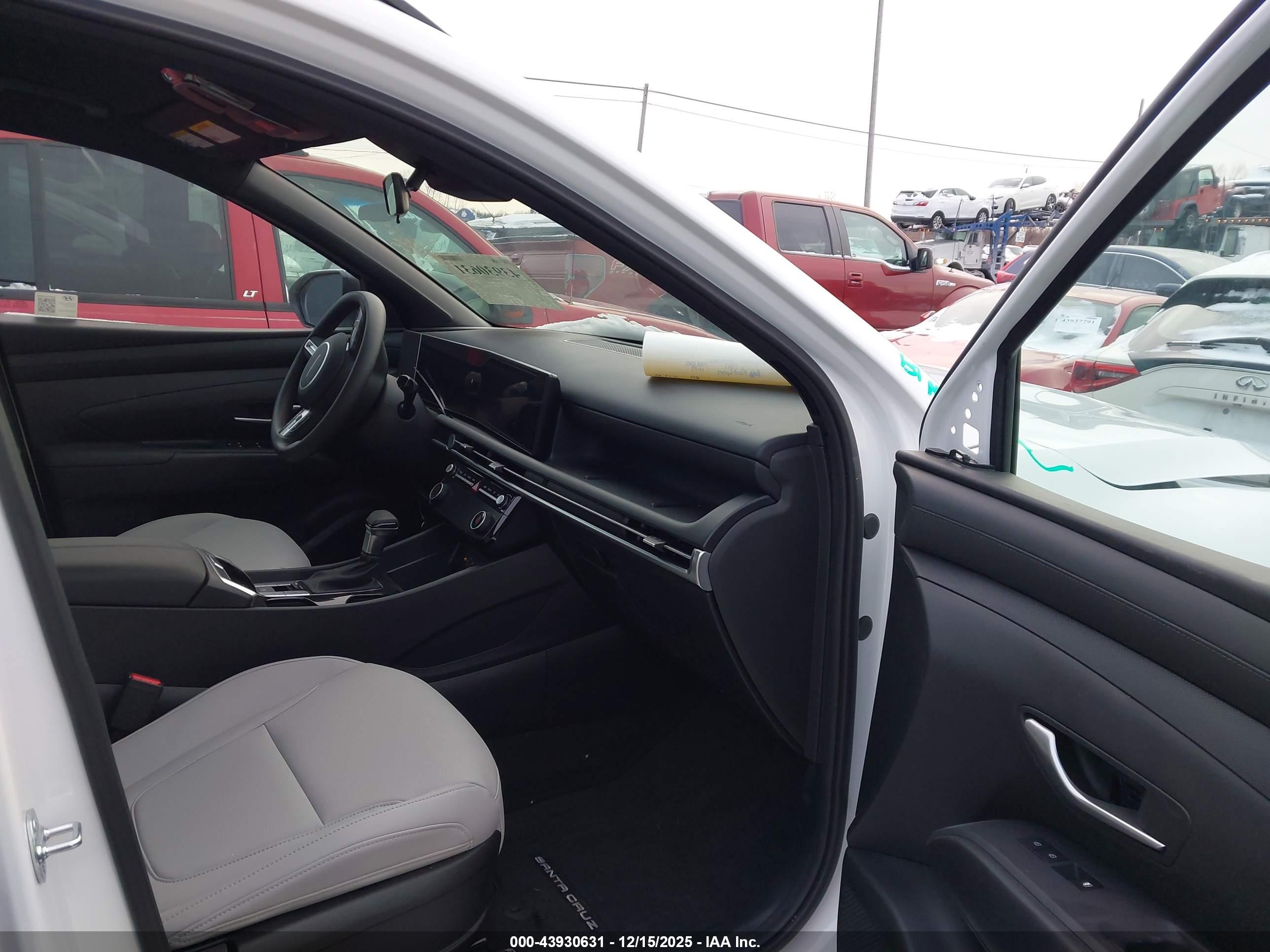 HYUNDAI SANTA image 5