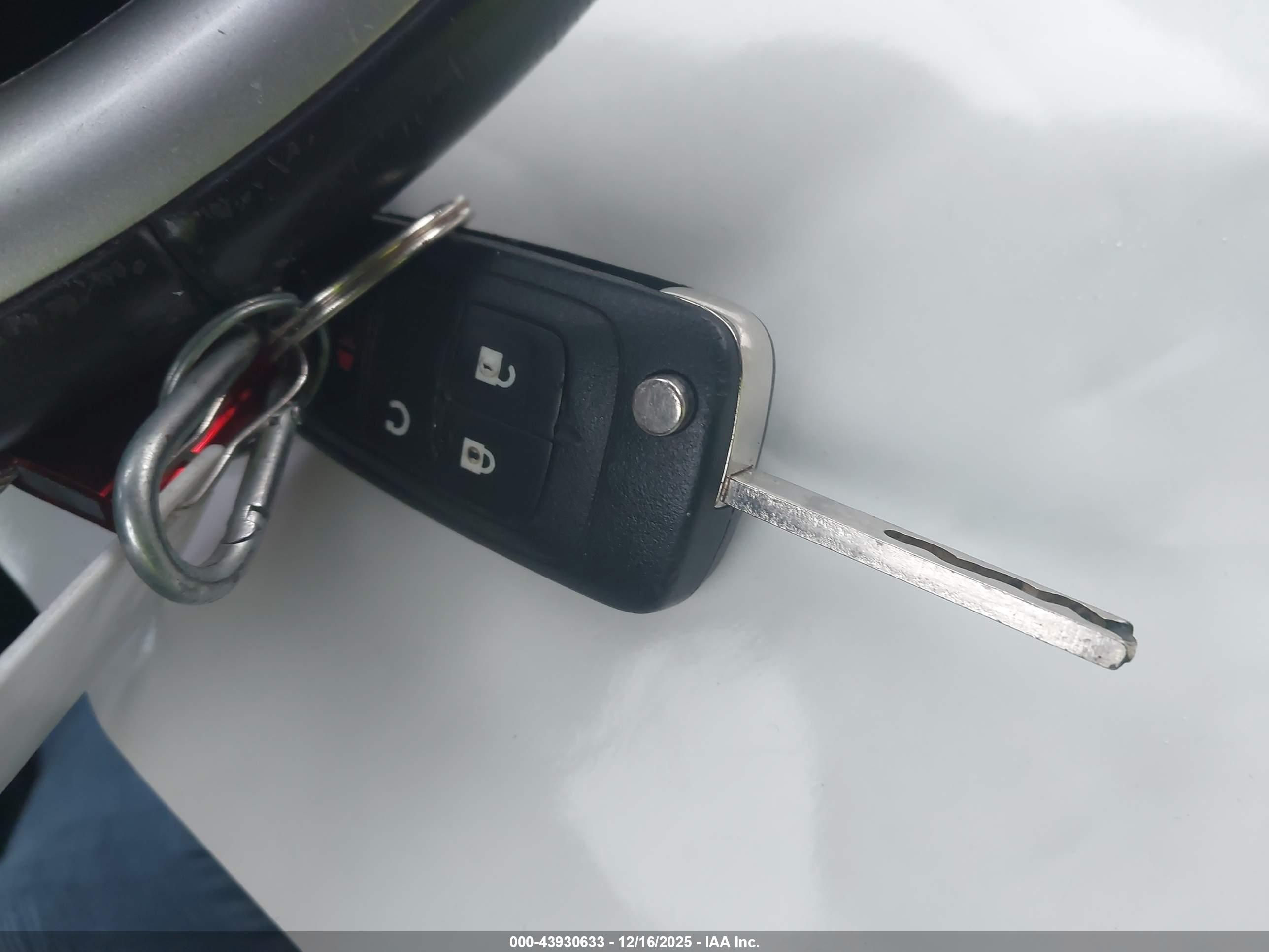 CHEVROLET EQUINOX image 11
