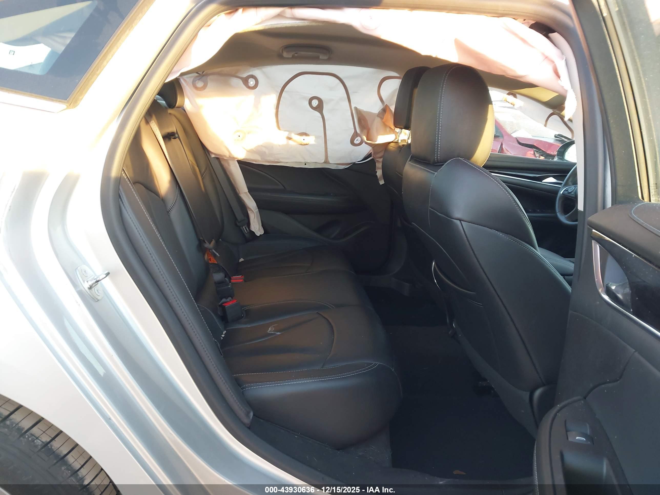 BUICK LACROSSE image 8