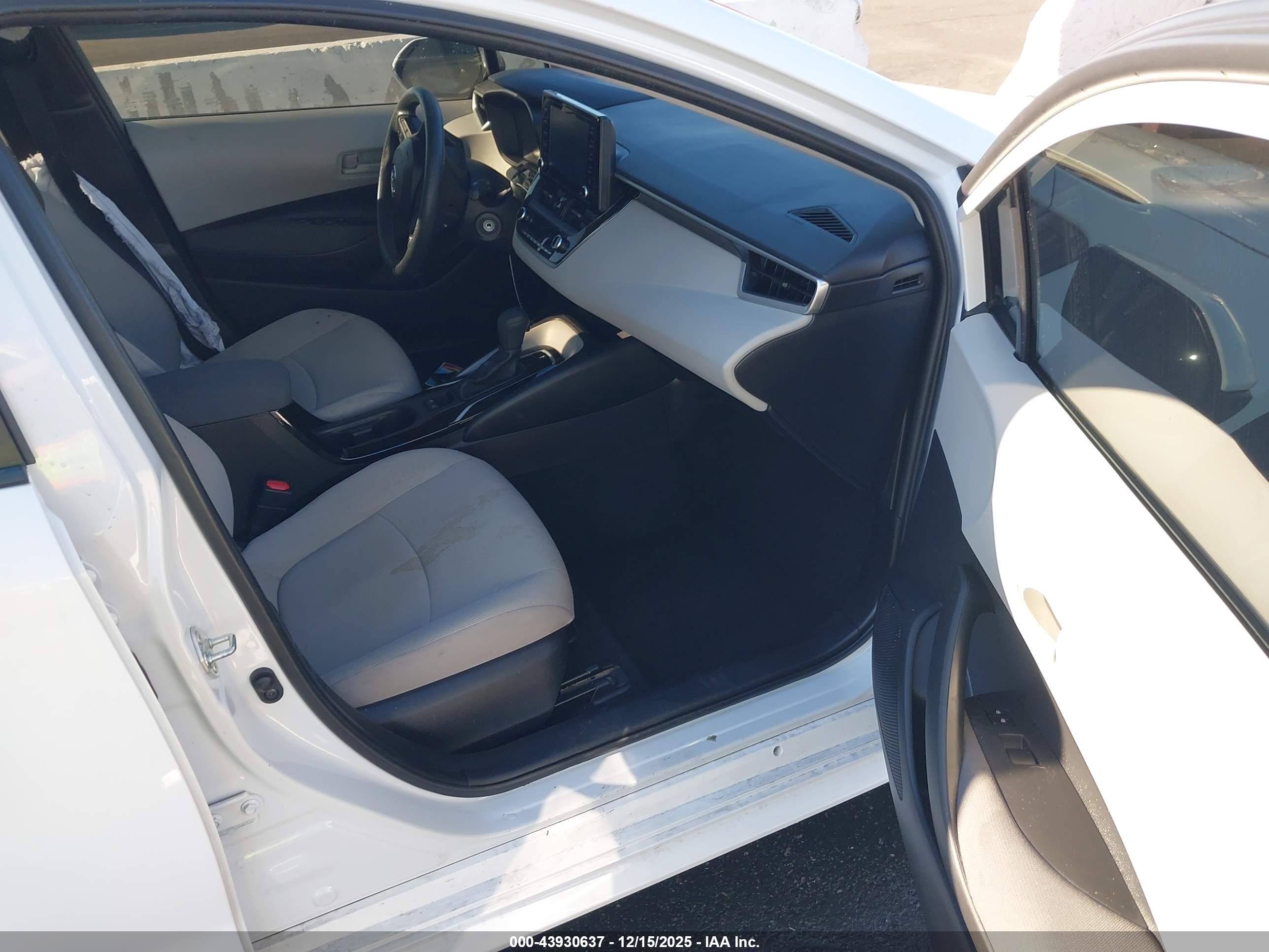 TOYOTA COROLLA image 5