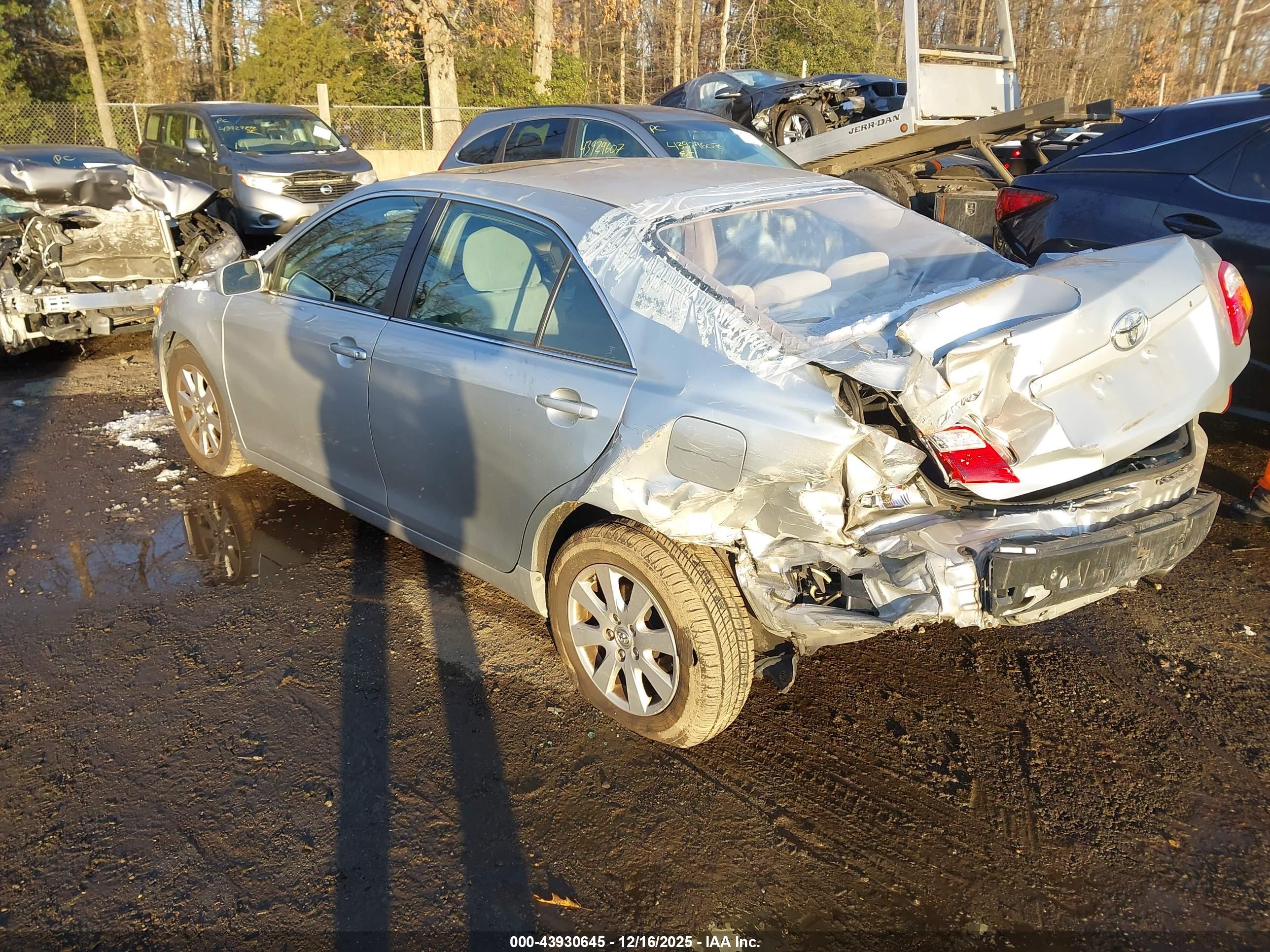 TOYOTA CAMRY image 3