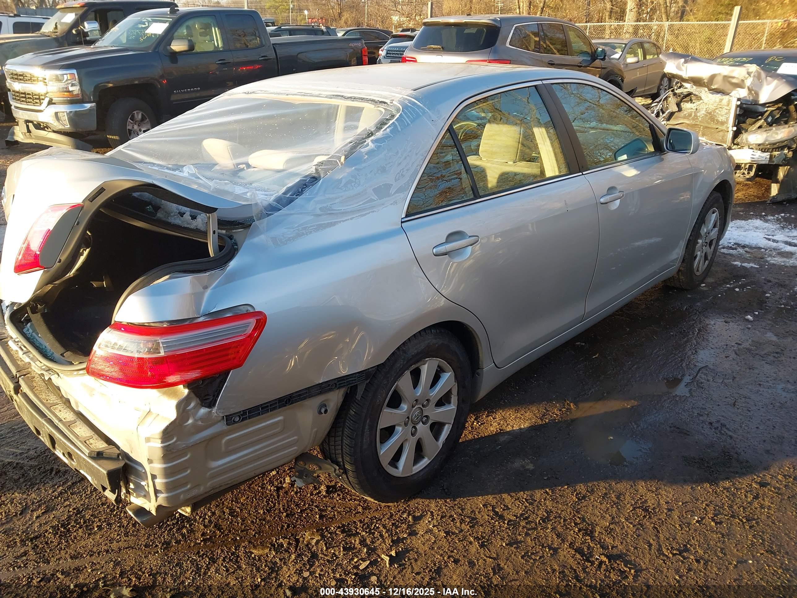TOYOTA CAMRY image 4