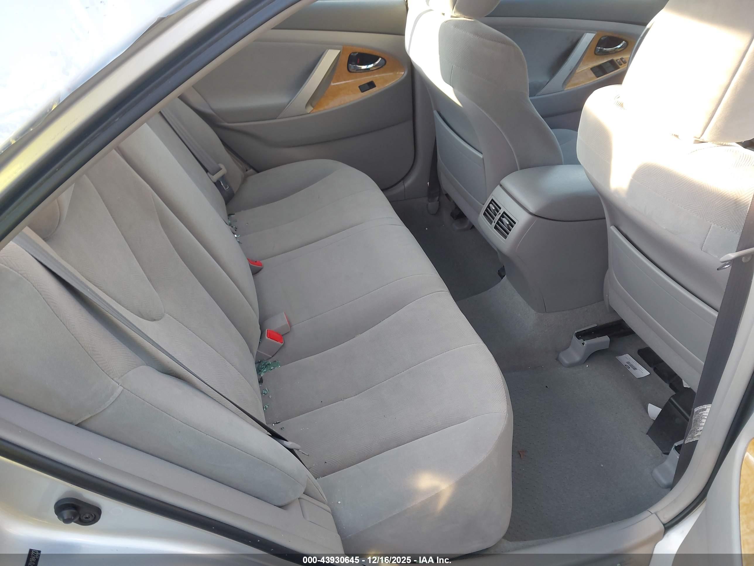 TOYOTA CAMRY image 8