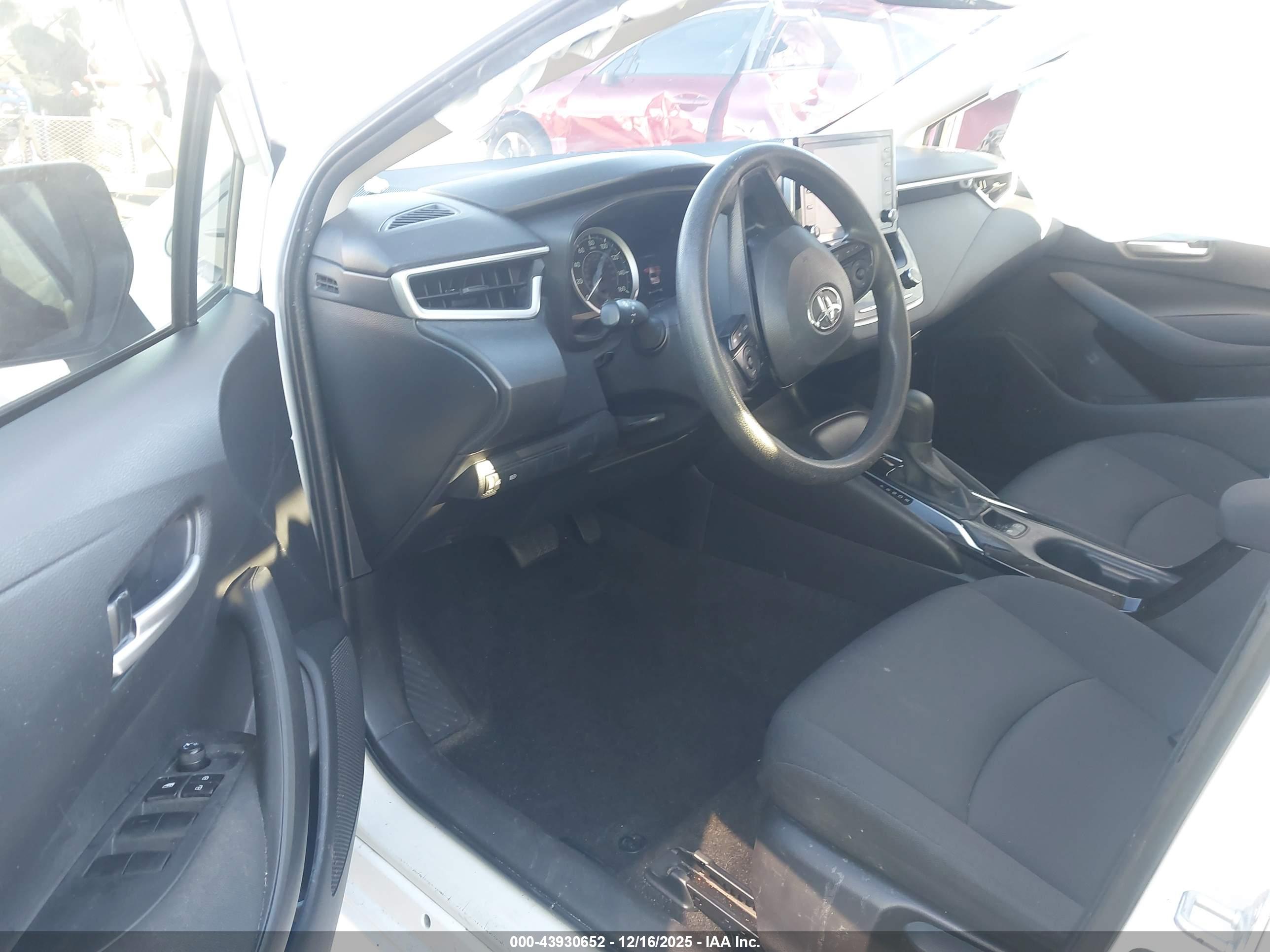 TOYOTA COROLLA image 5