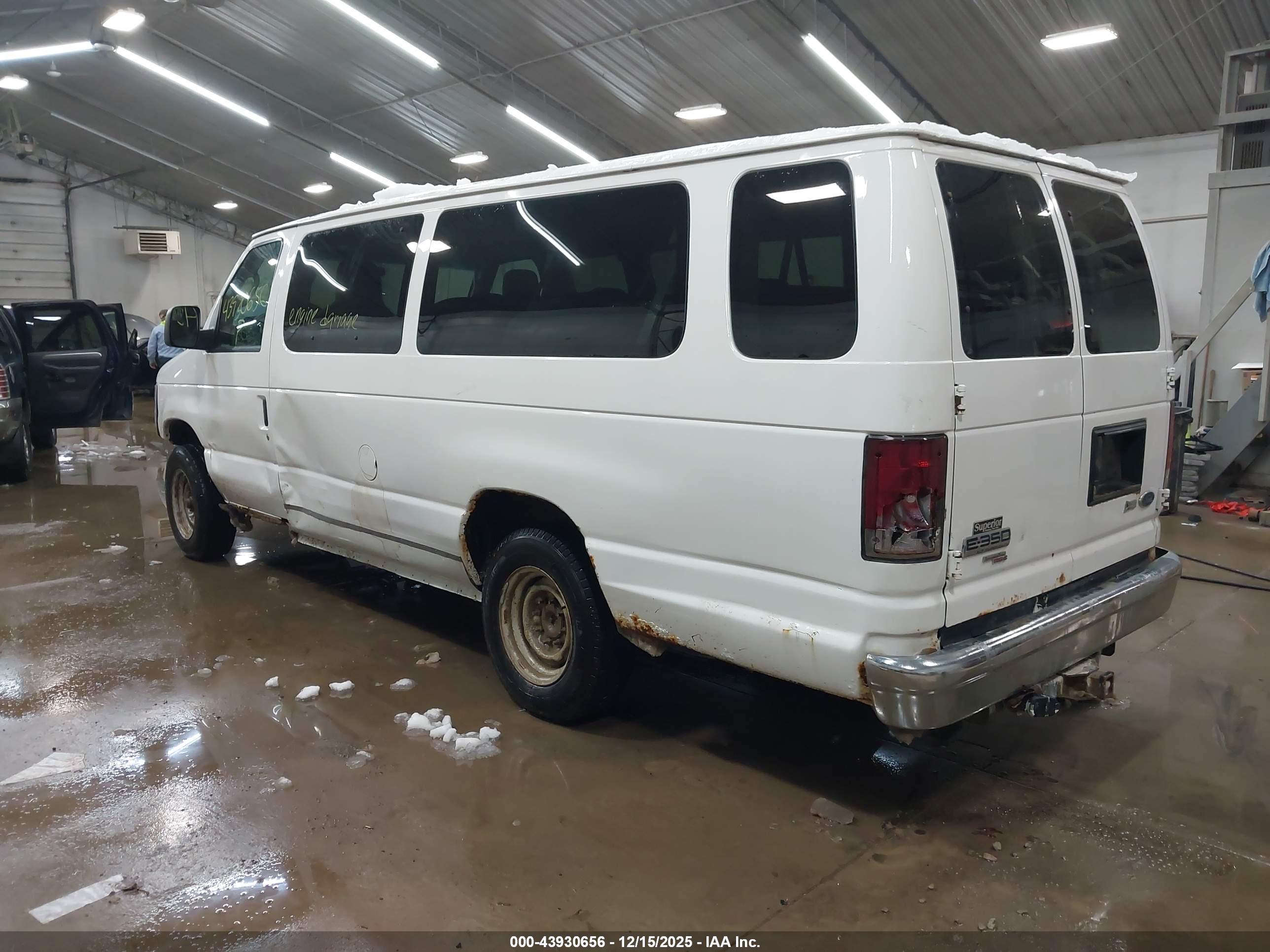 FORD ECONOLINE image 3