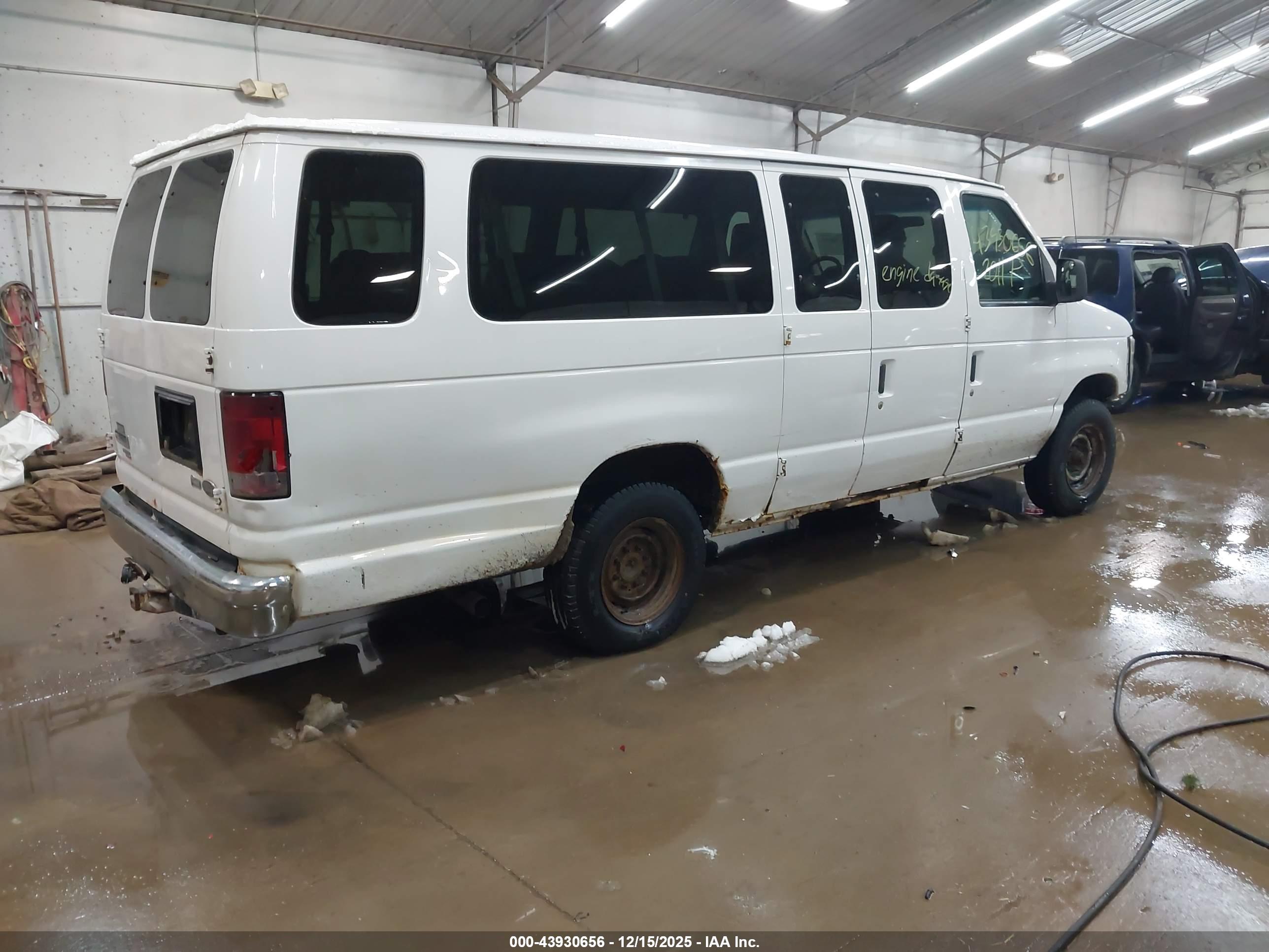 FORD ECONOLINE image 4