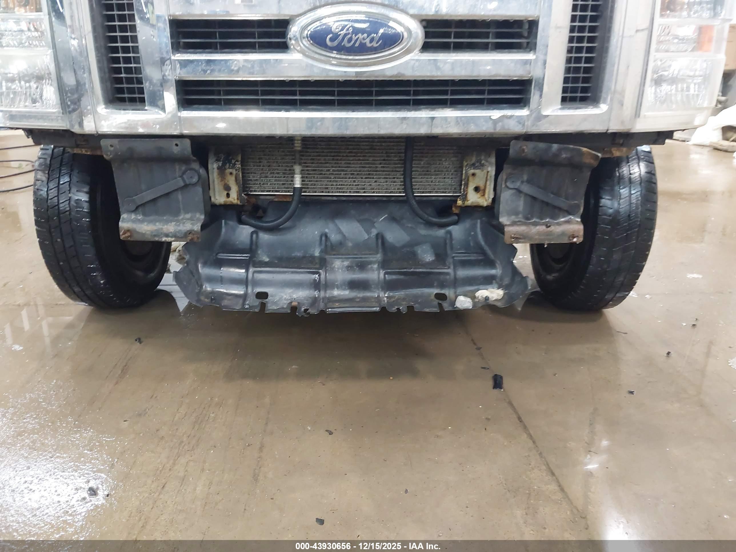 FORD ECONOLINE image 6
