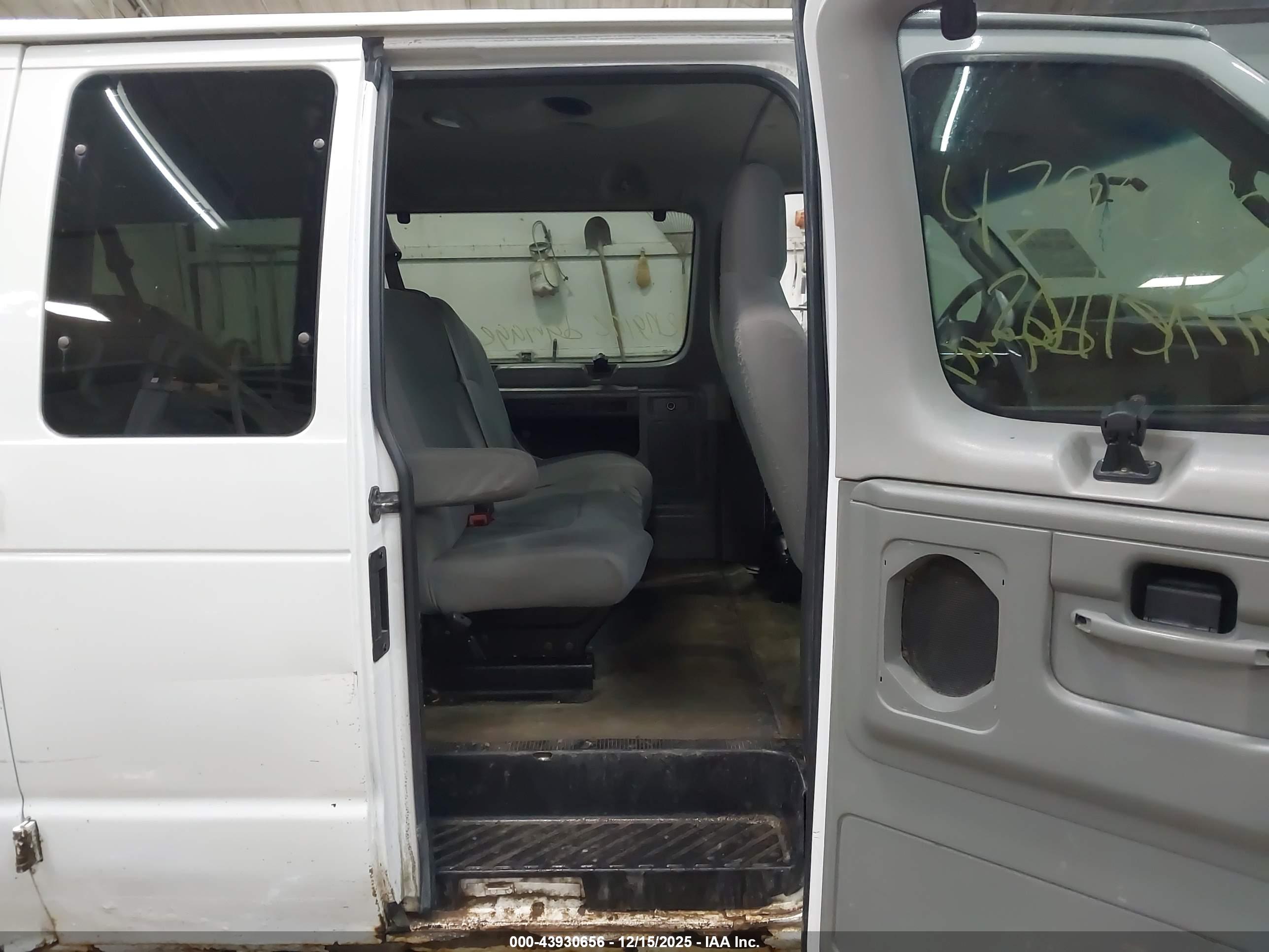 FORD ECONOLINE image 8