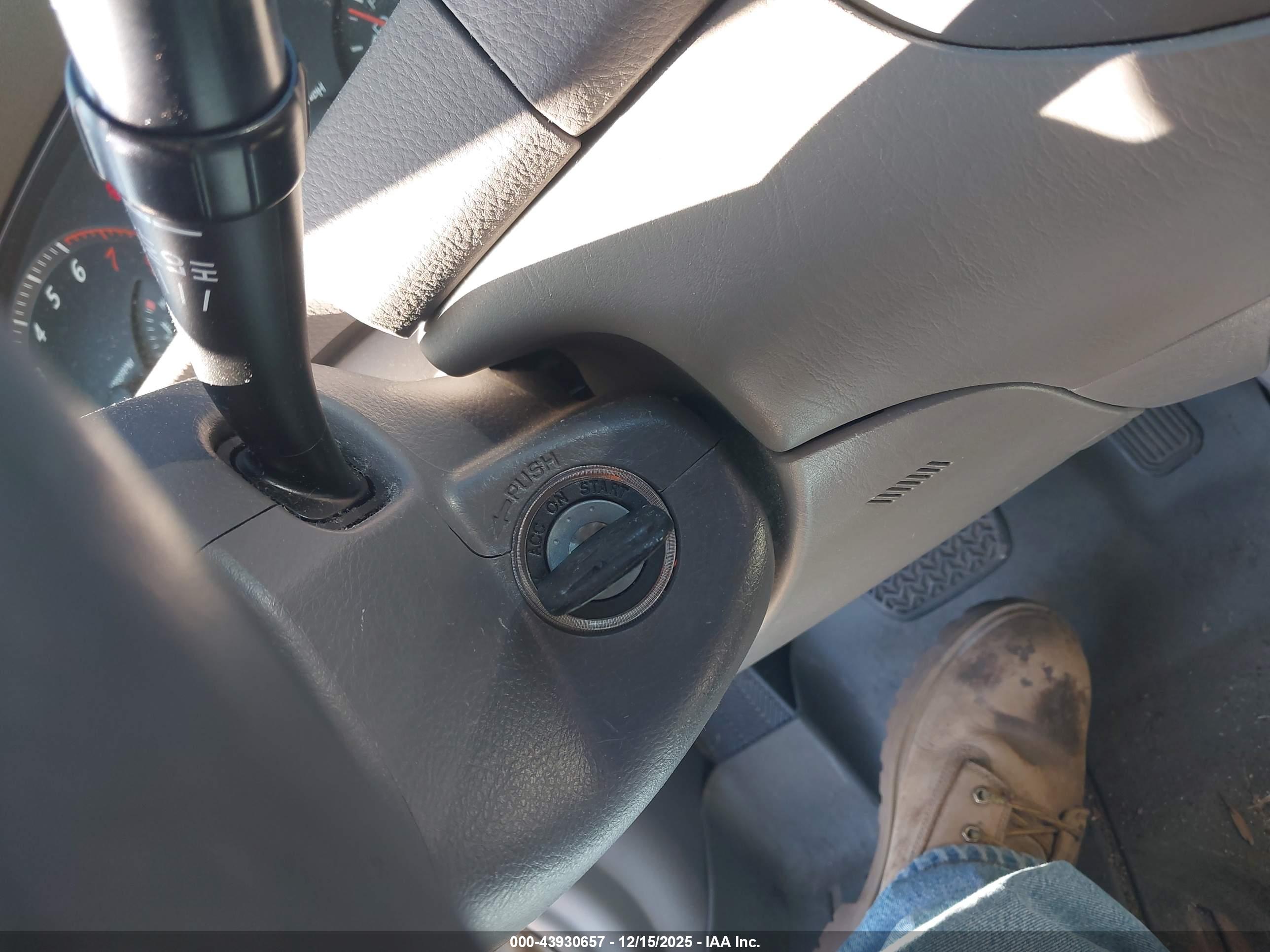 TOYOTA CAMRY image 11
