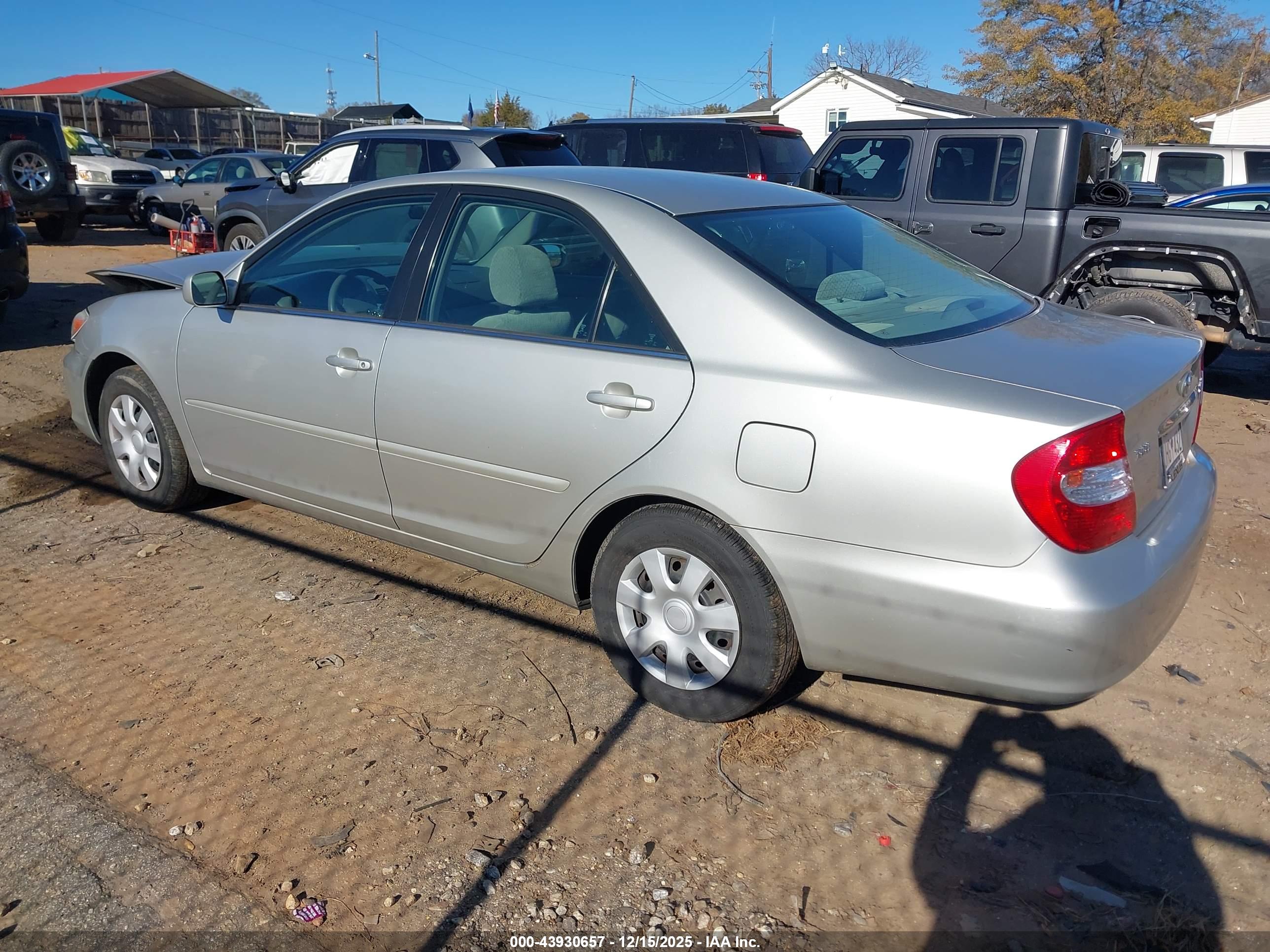 TOYOTA CAMRY image 3
