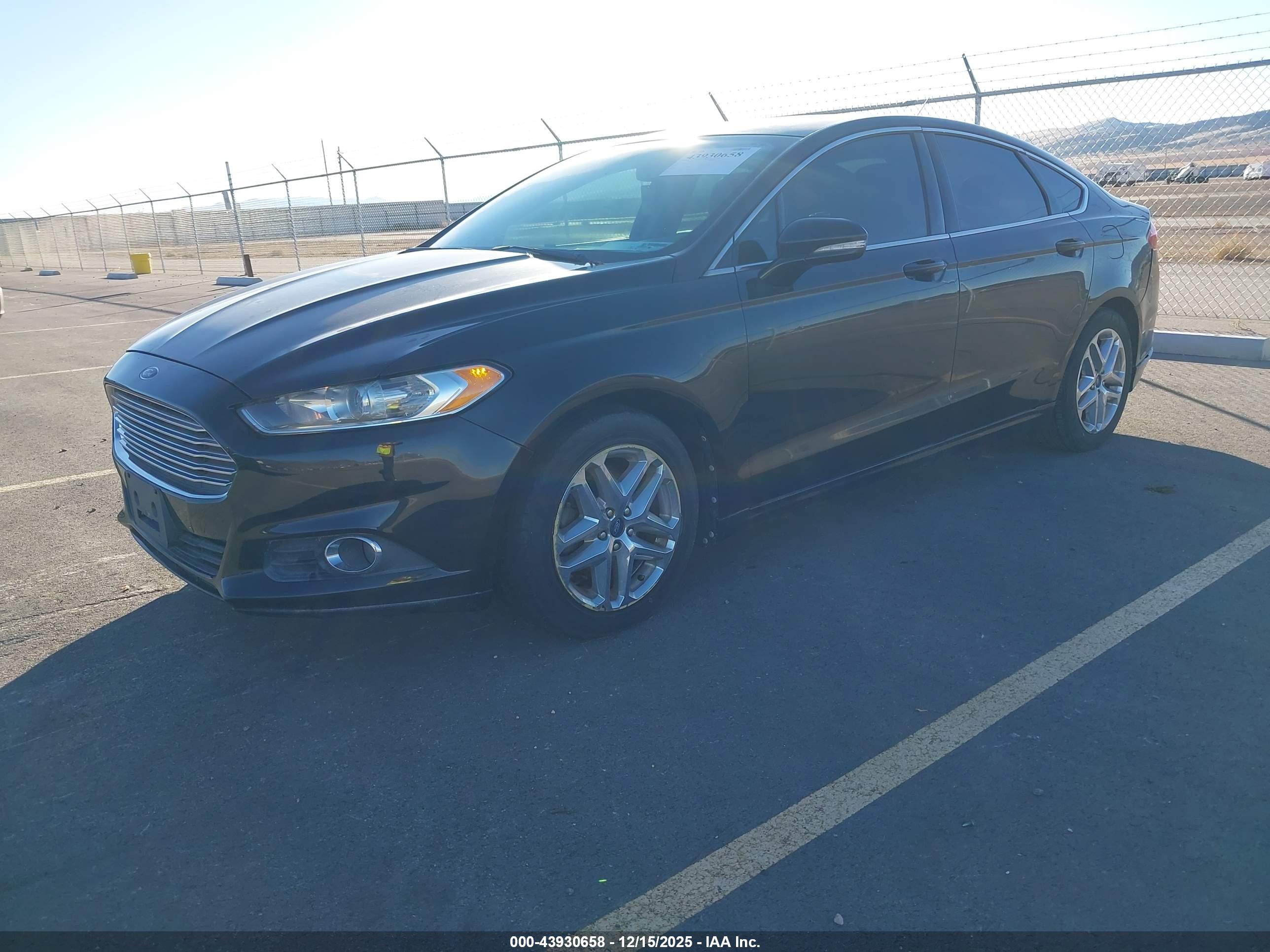 FORD FUSION image 2