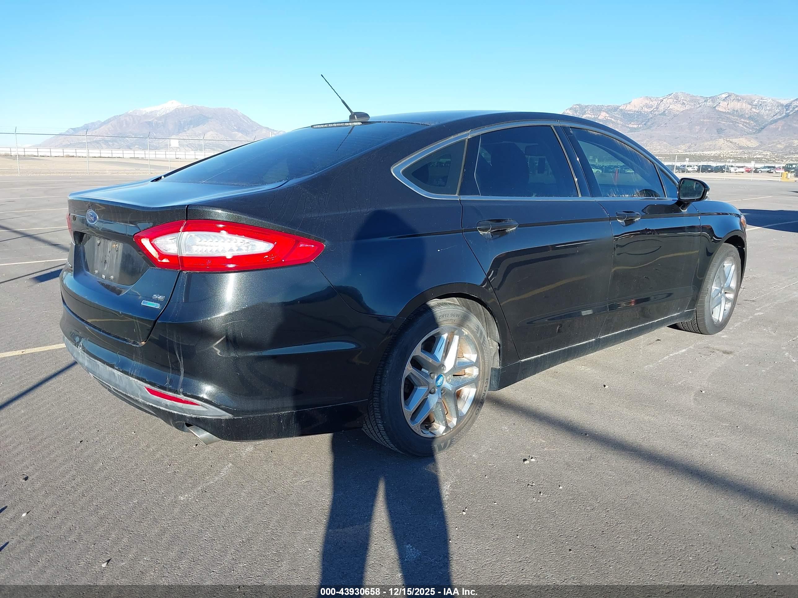 FORD FUSION image 4