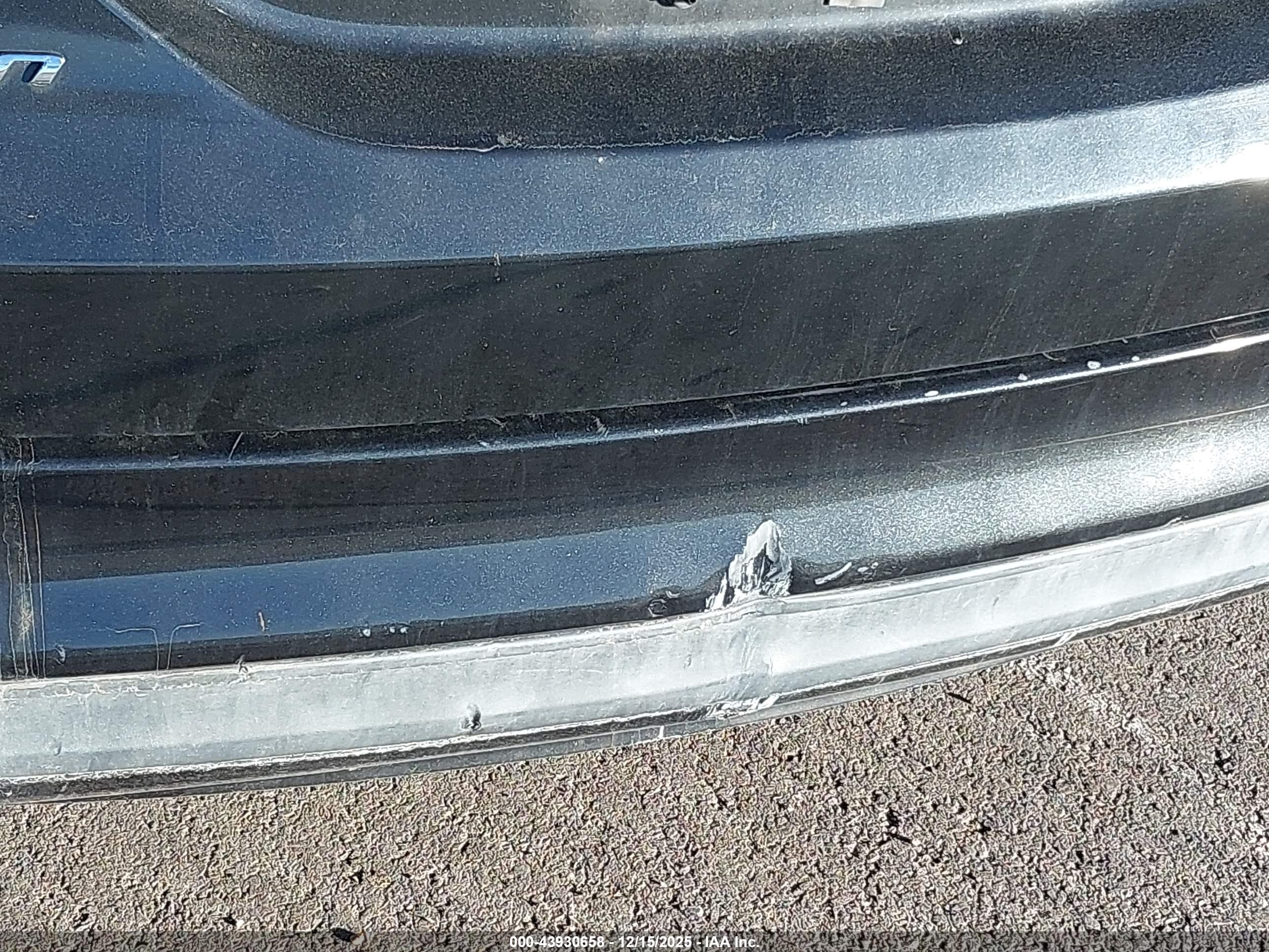 FORD FUSION image 6