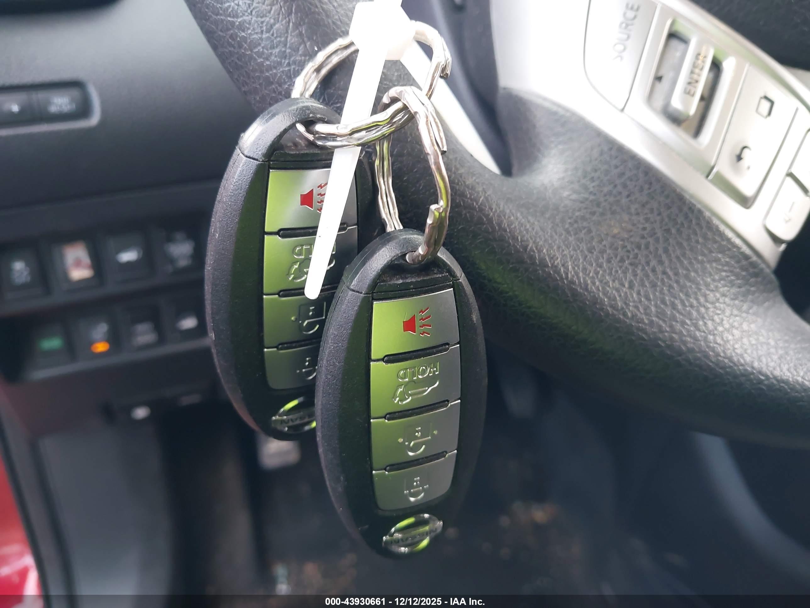 NISSAN ROGUE image 11