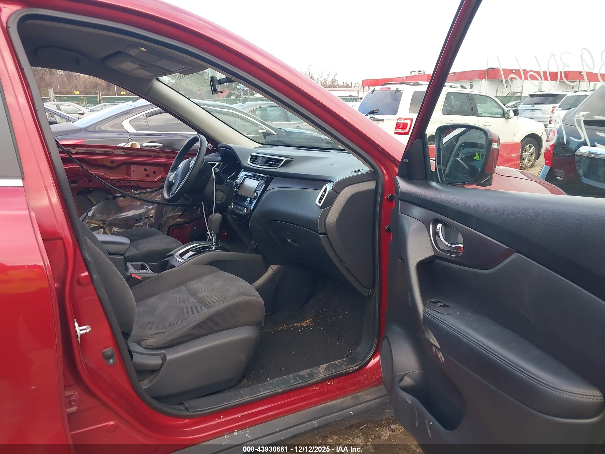 NISSAN ROGUE image 5