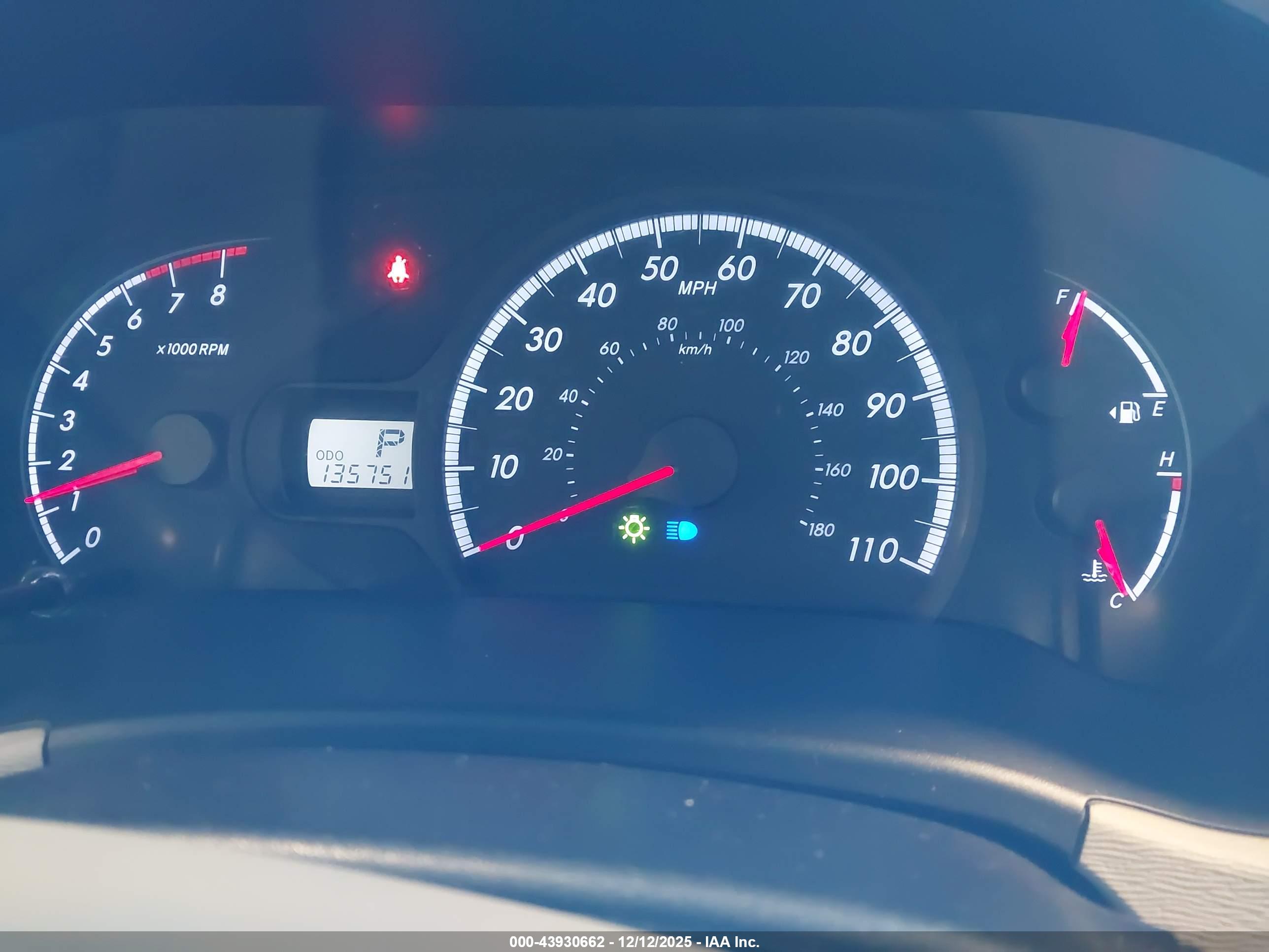 TOYOTA SIENNA image 7