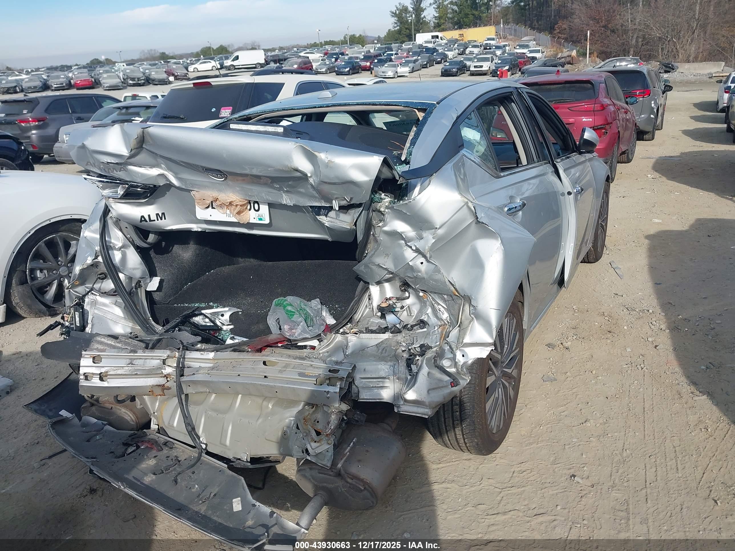 NISSAN ALTIMA image 4