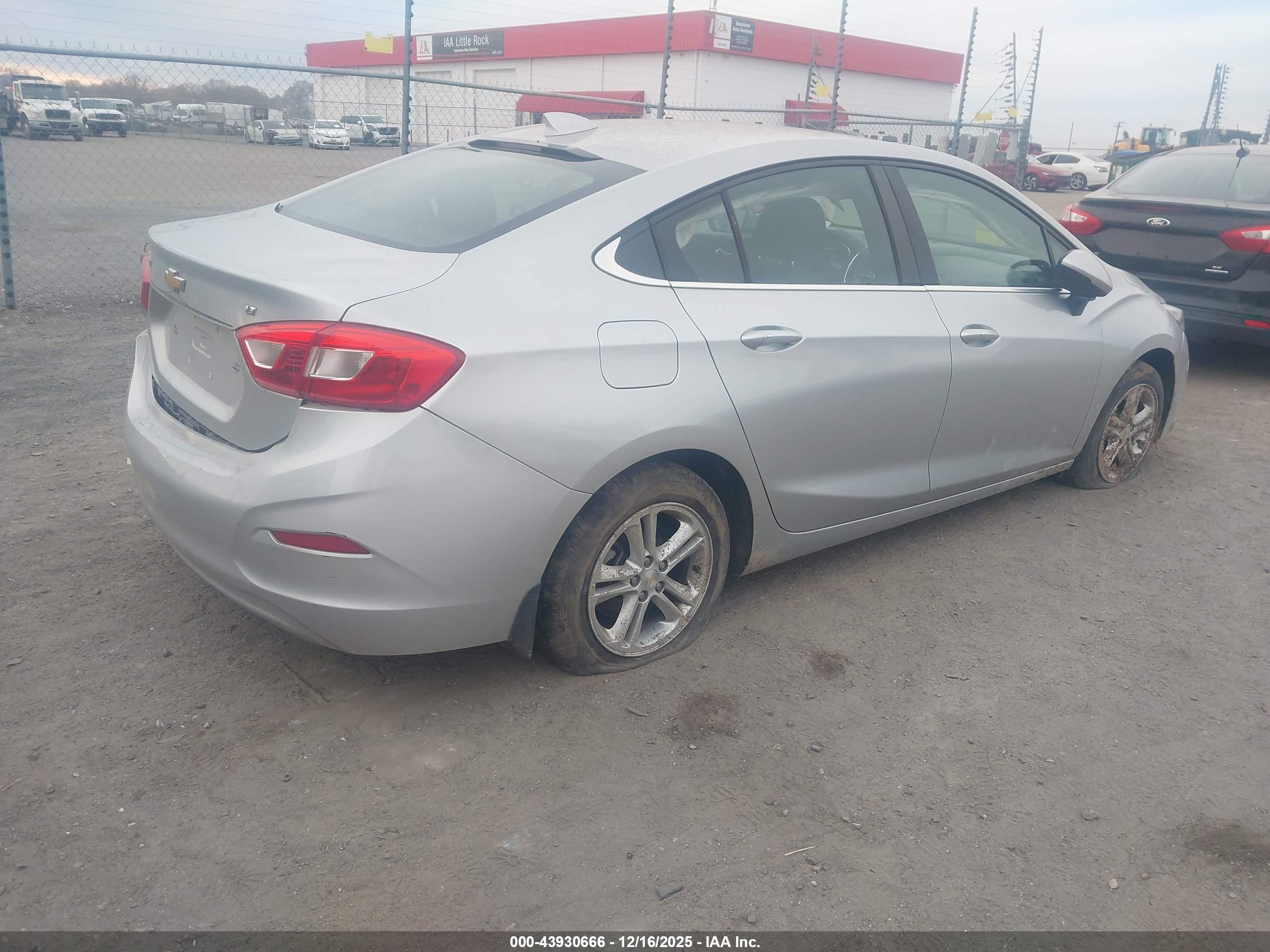 CHEVROLET CRUZE image 4