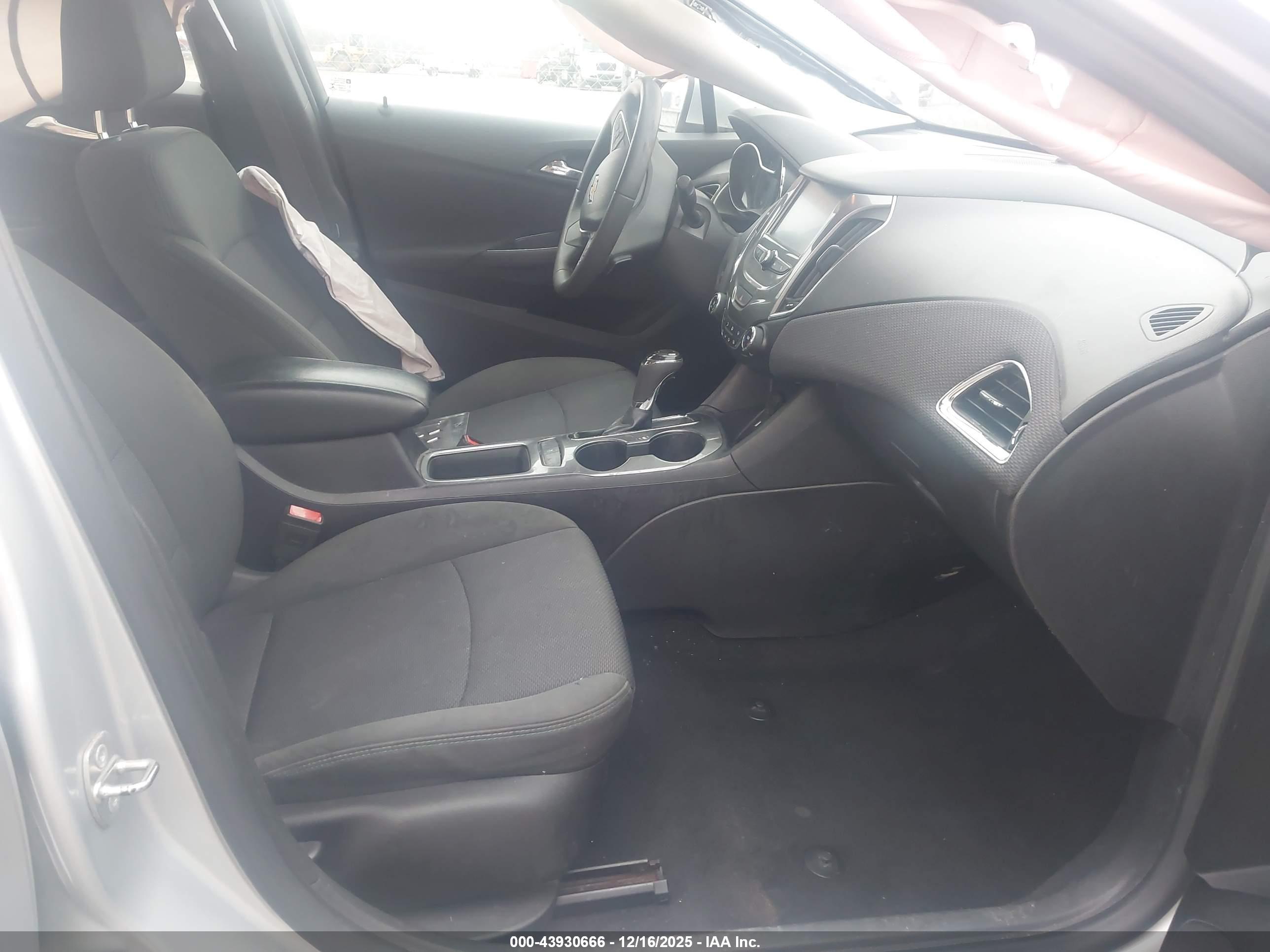 CHEVROLET CRUZE image 5