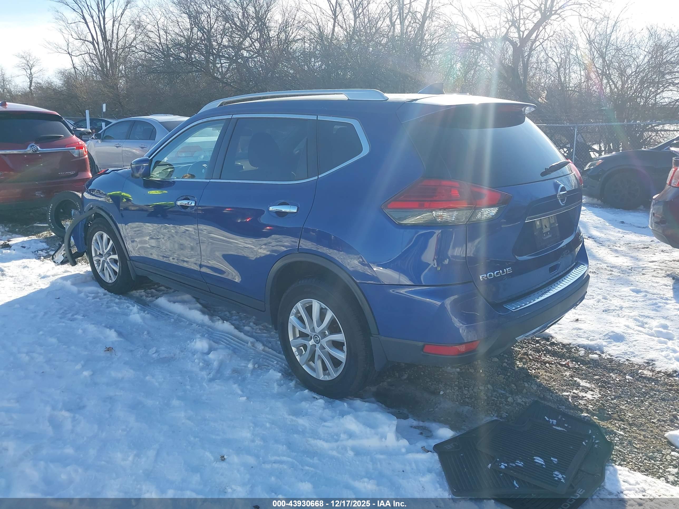 NISSAN ROGUE image 3