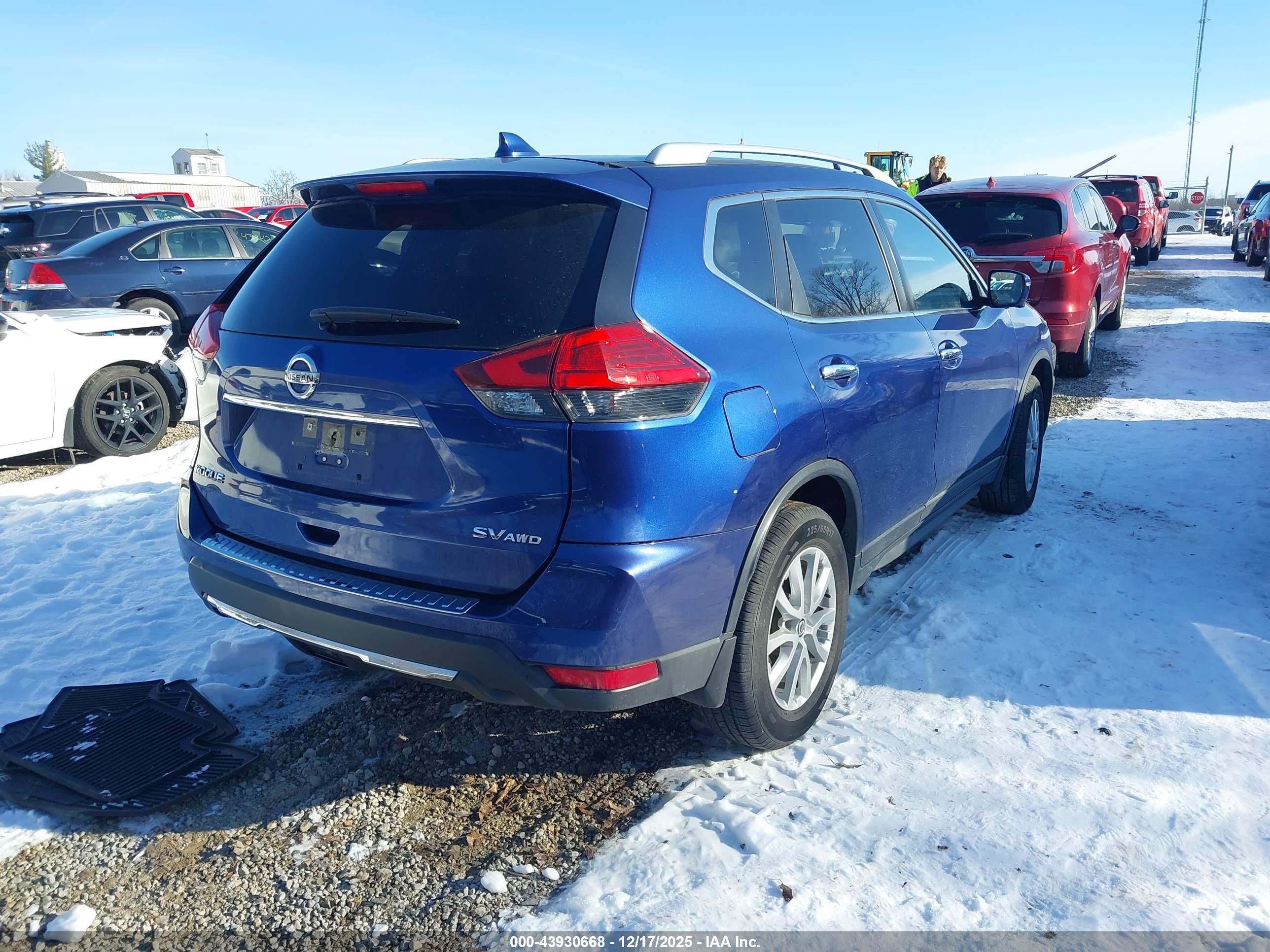 NISSAN ROGUE image 4