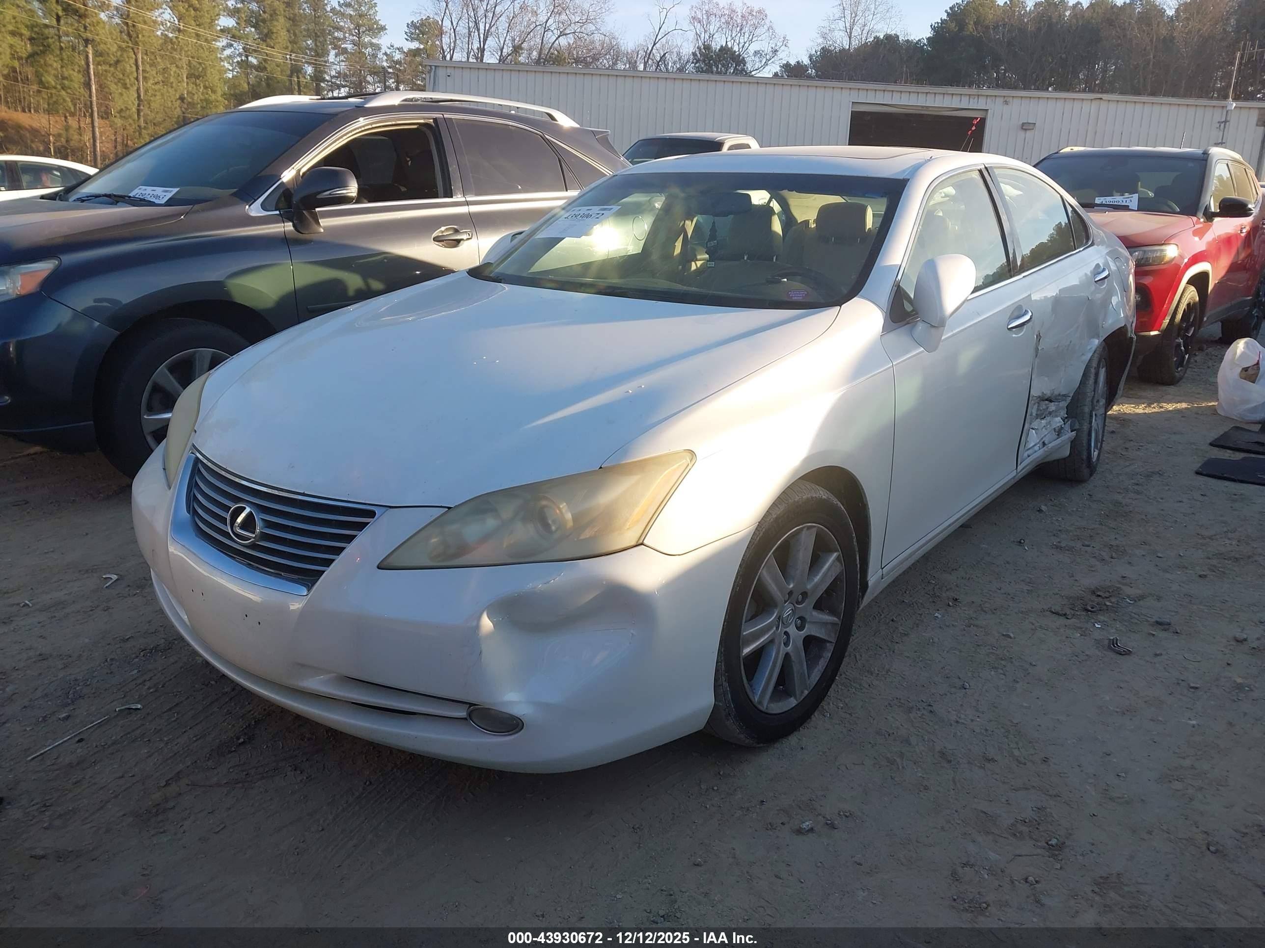 LEXUS ES image 2