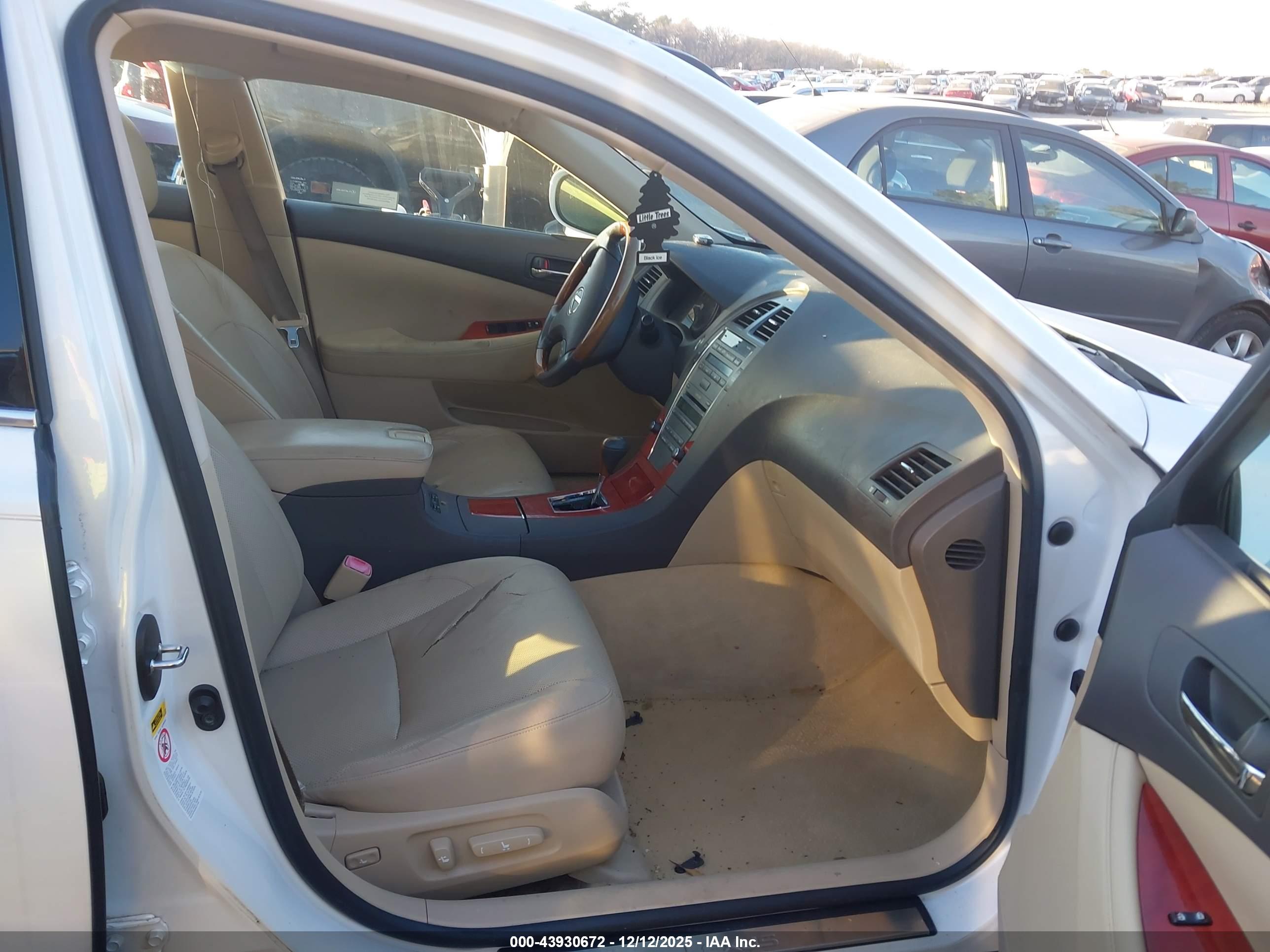 LEXUS ES image 5