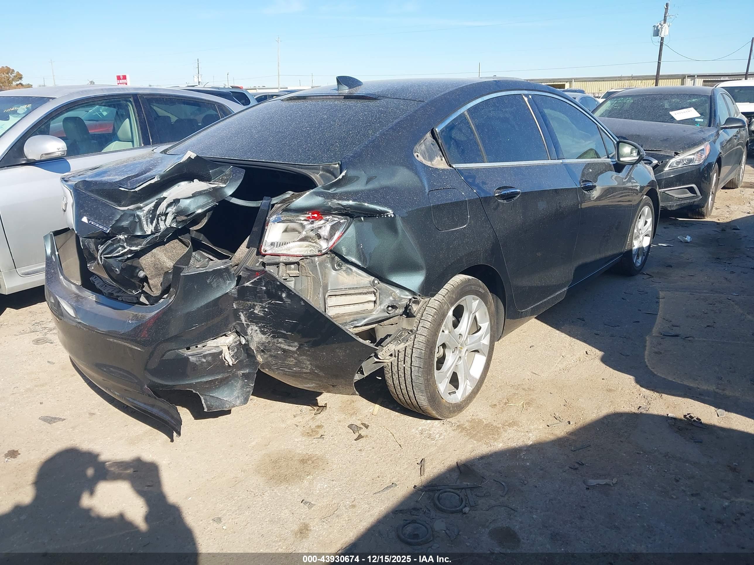 CHEVROLET CRUZE image 4