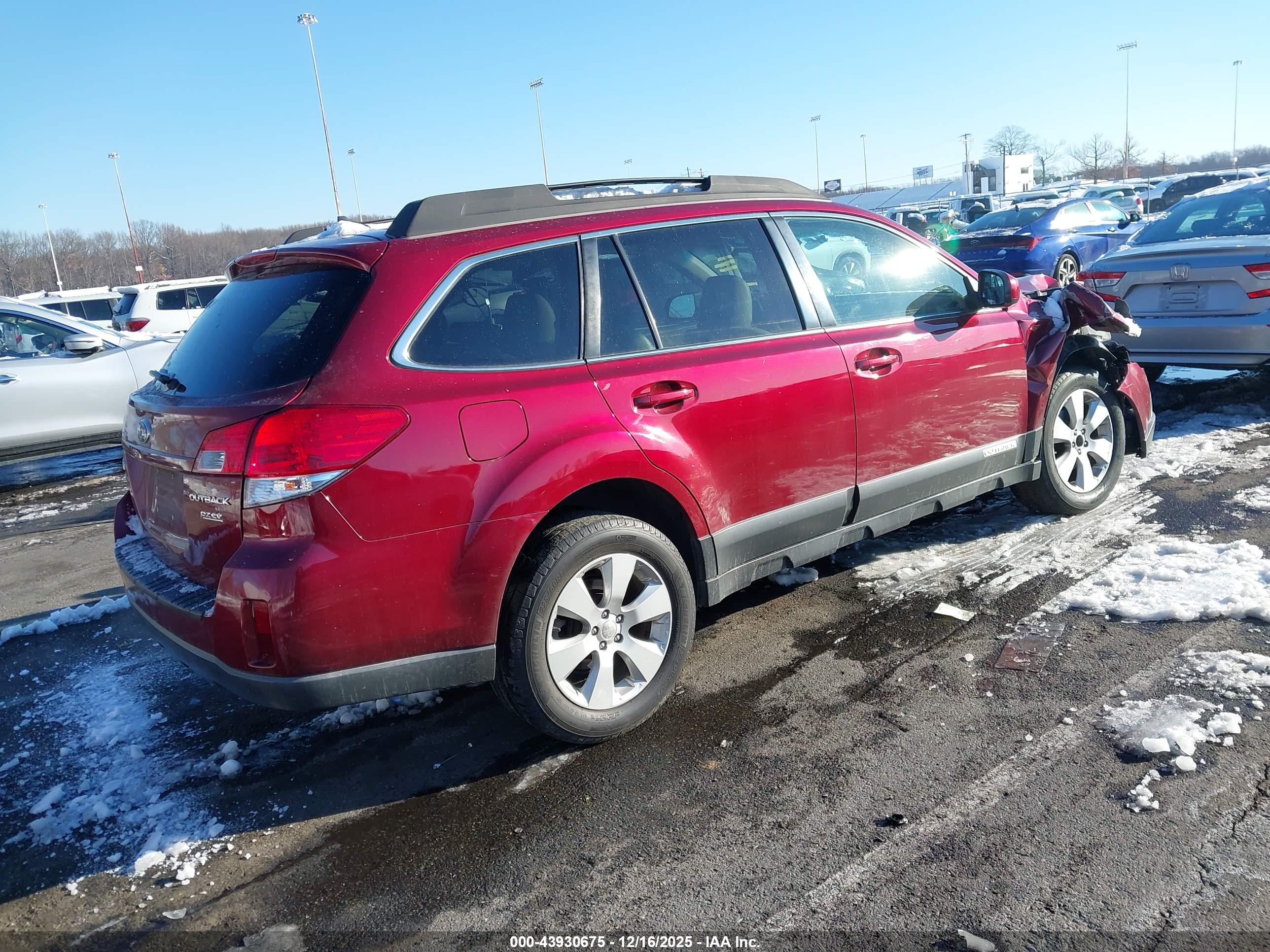 SUBARU OUTBACK image 4