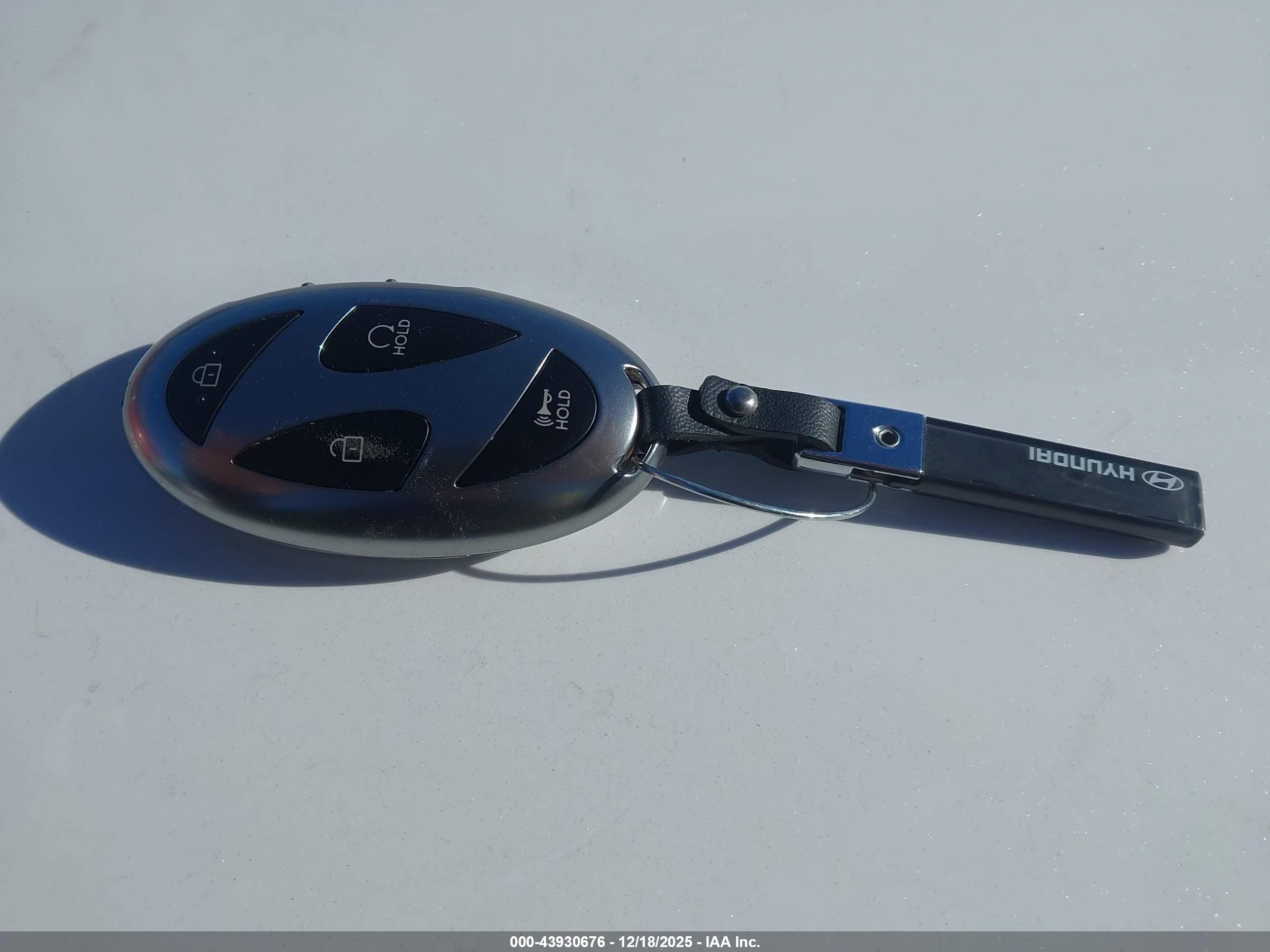 HYUNDAI SANTA image 11