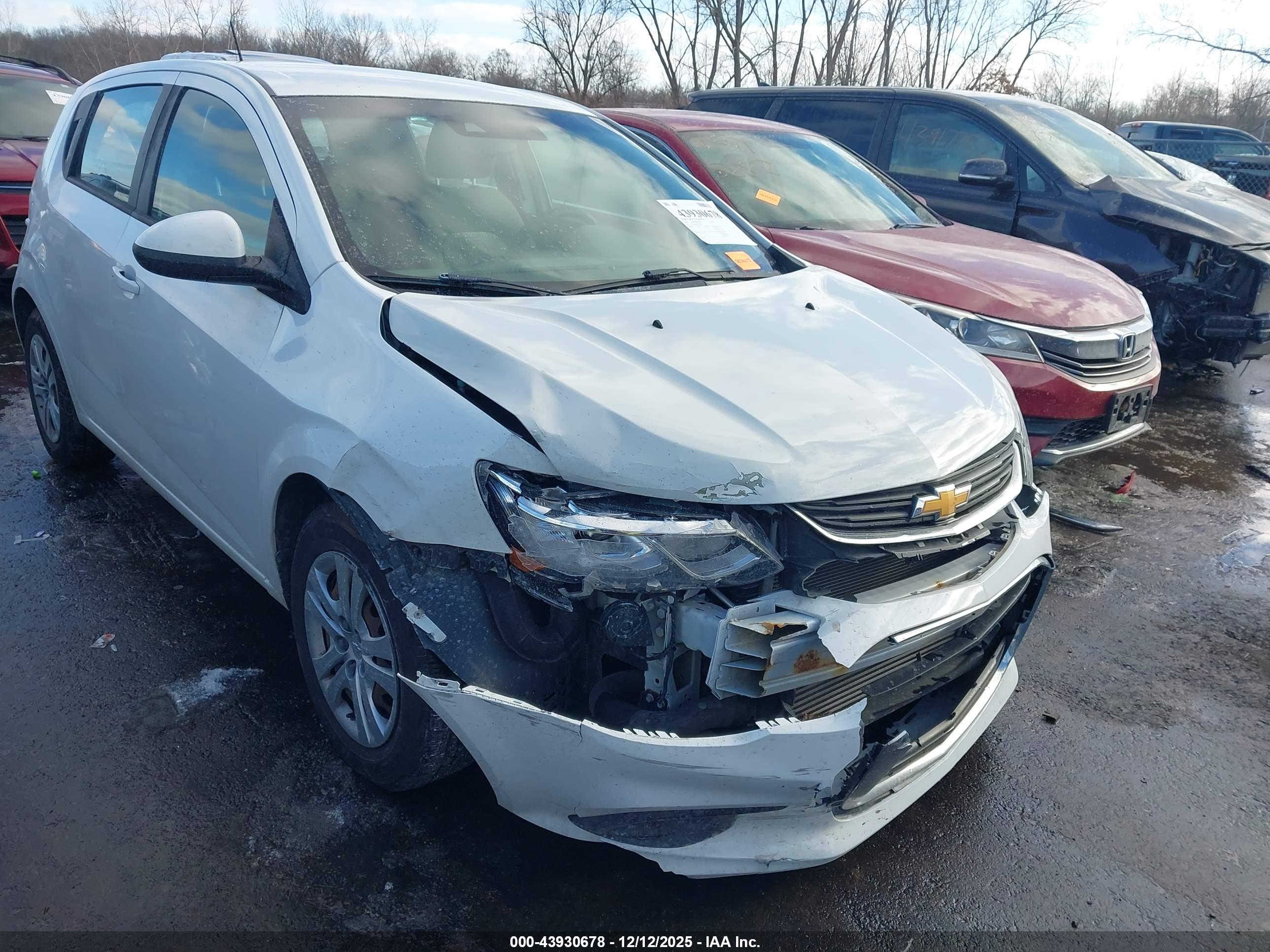CHEVROLET SONIC image 6