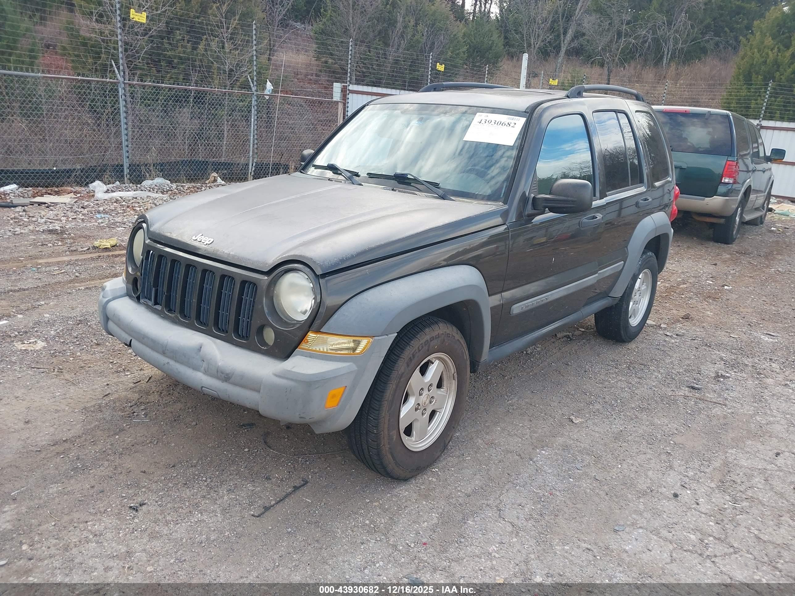 JEEP LIBERTY image 2