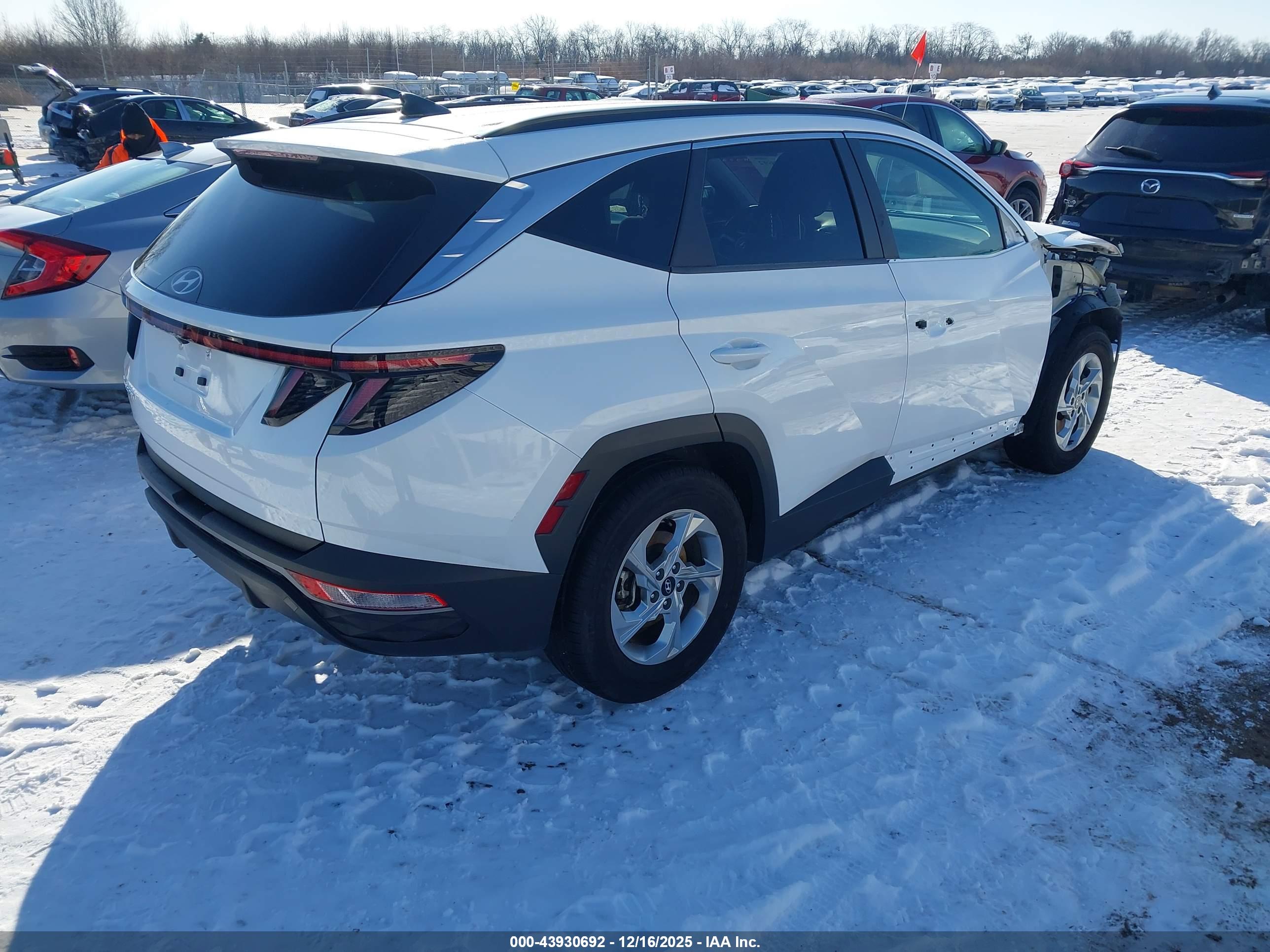 HYUNDAI TUCSON image 4