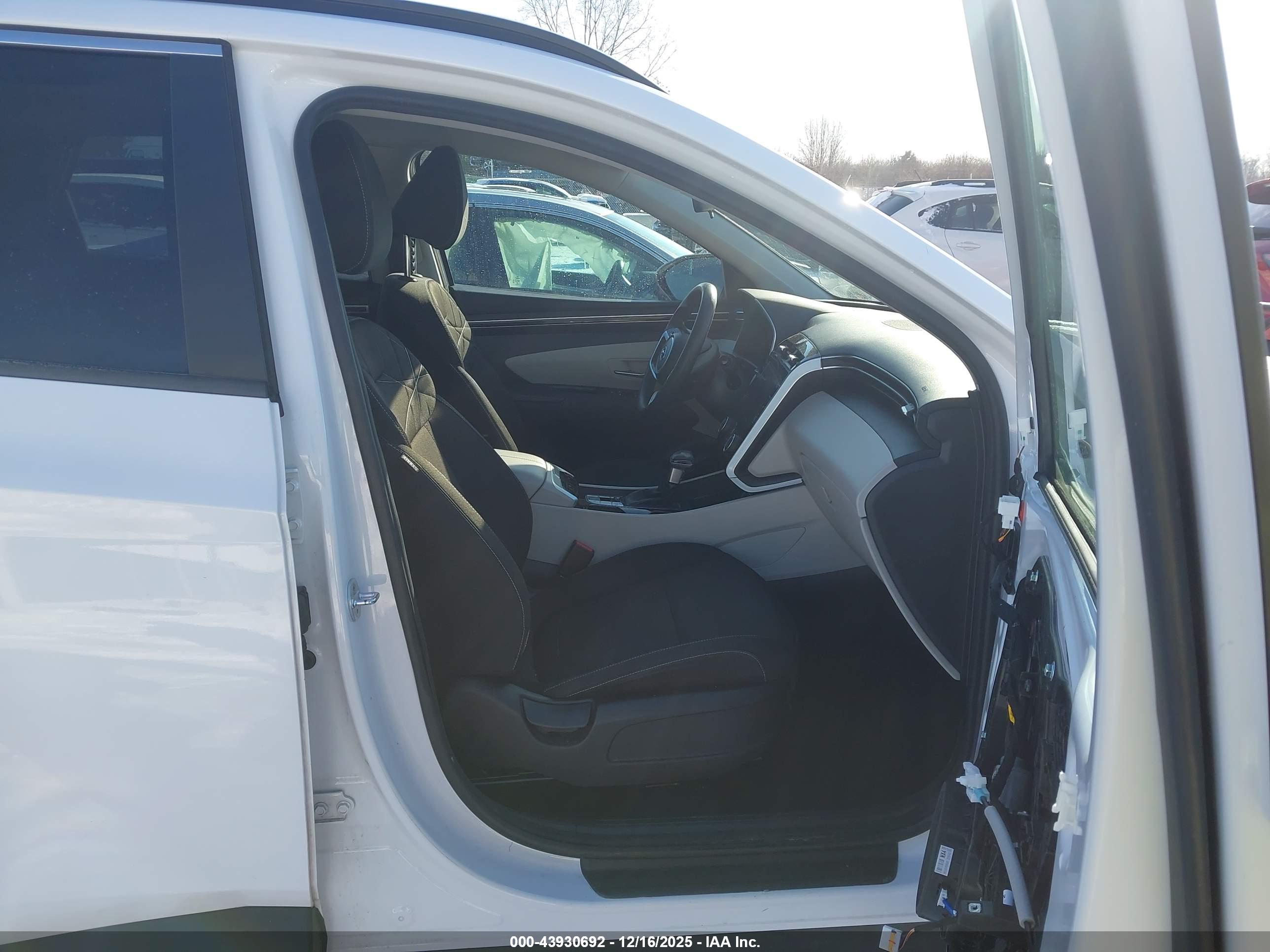 HYUNDAI TUCSON image 5