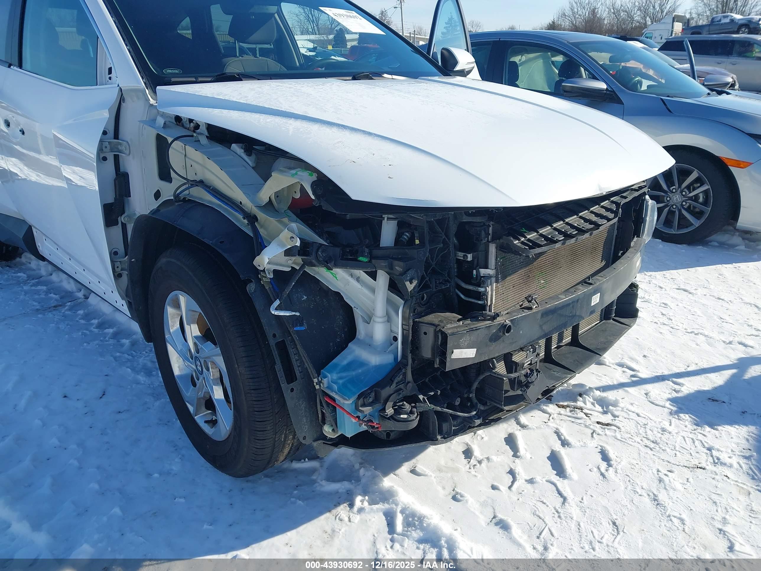 HYUNDAI TUCSON image 6