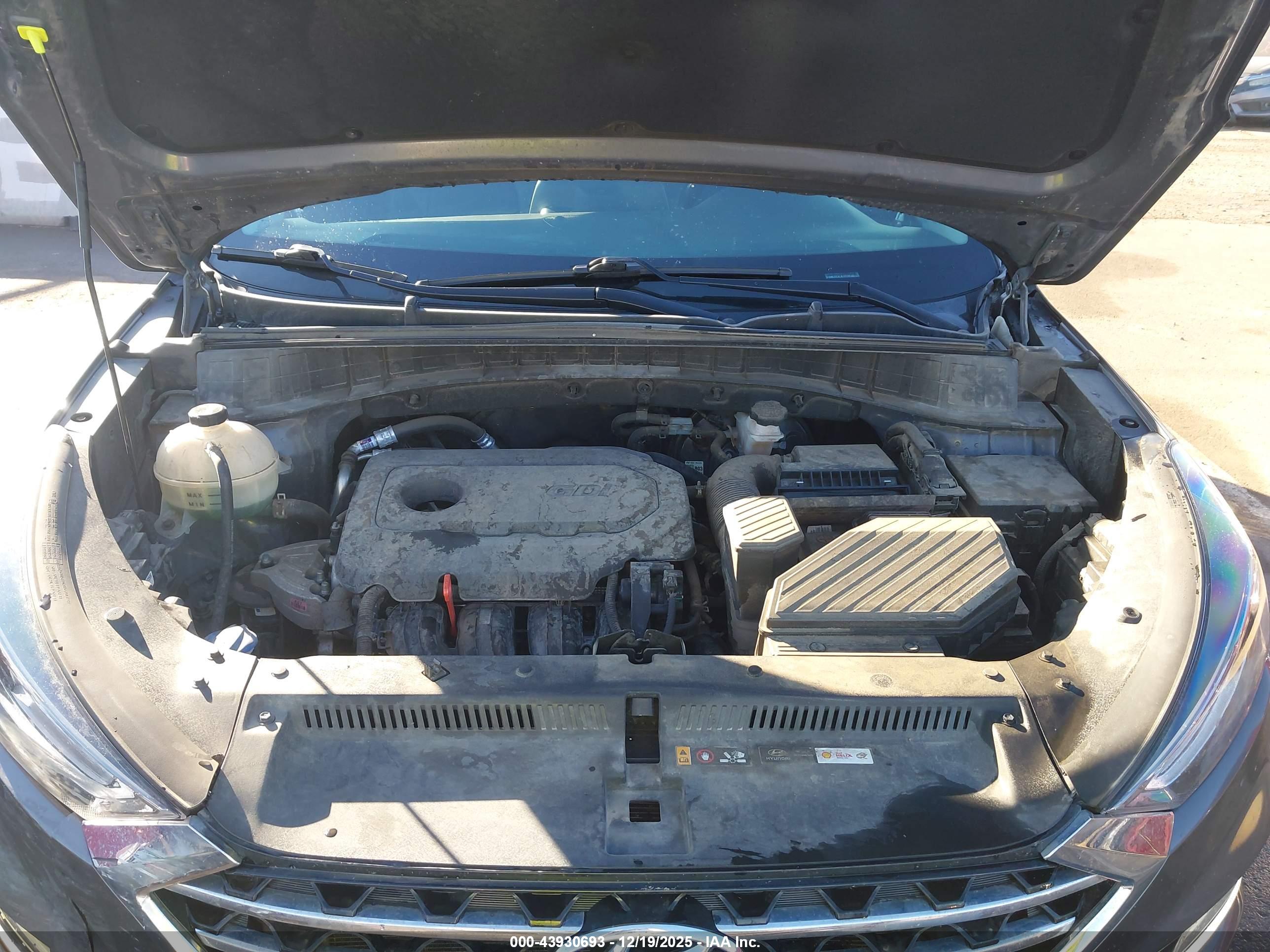 HYUNDAI TUCSON image 10