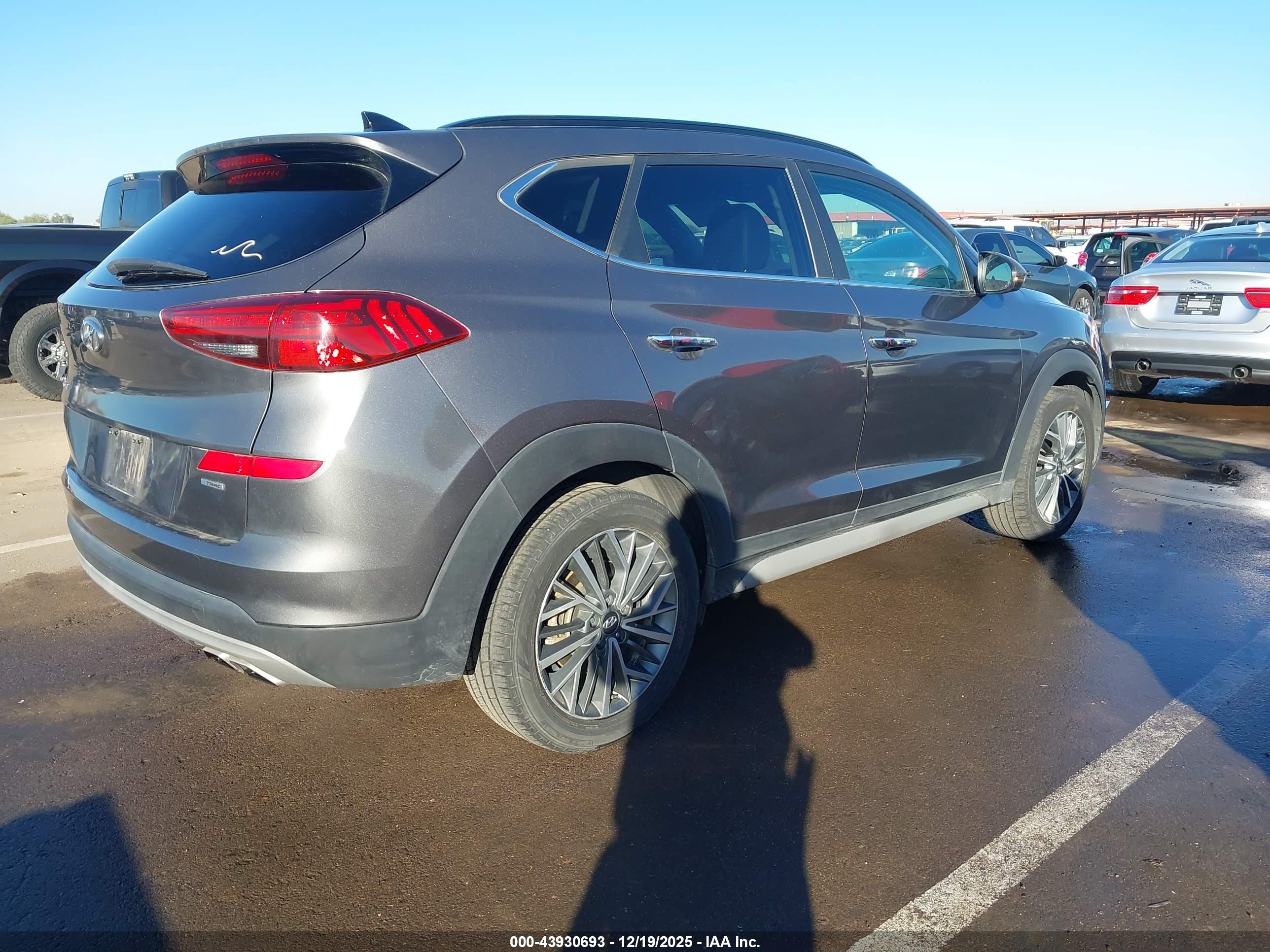 HYUNDAI TUCSON image 4
