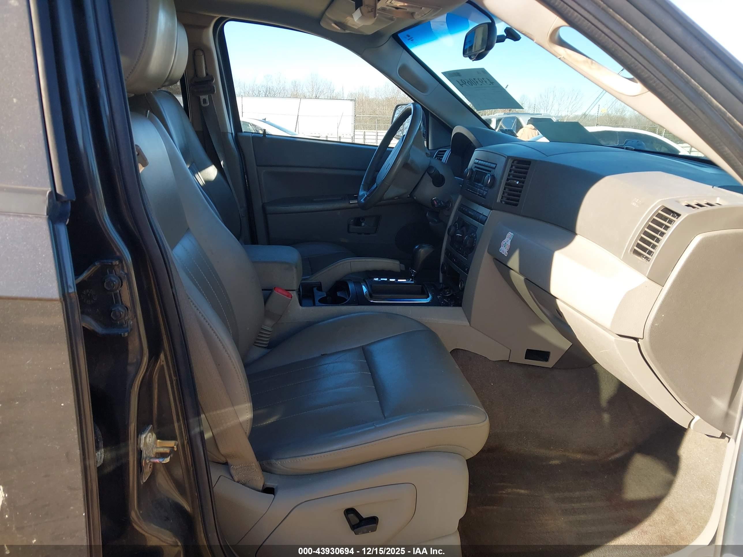 JEEP GRAND image 5