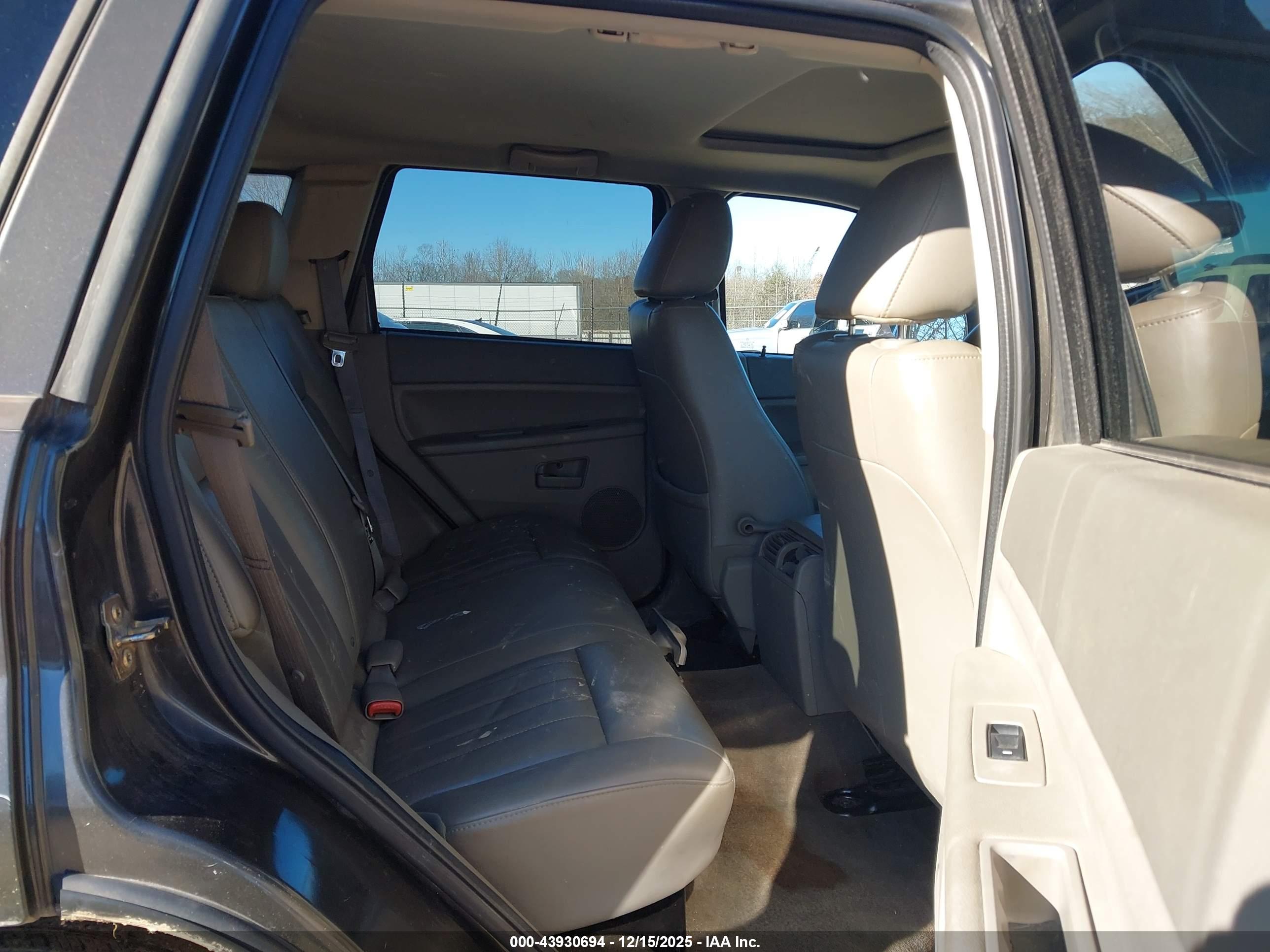 JEEP GRAND image 8