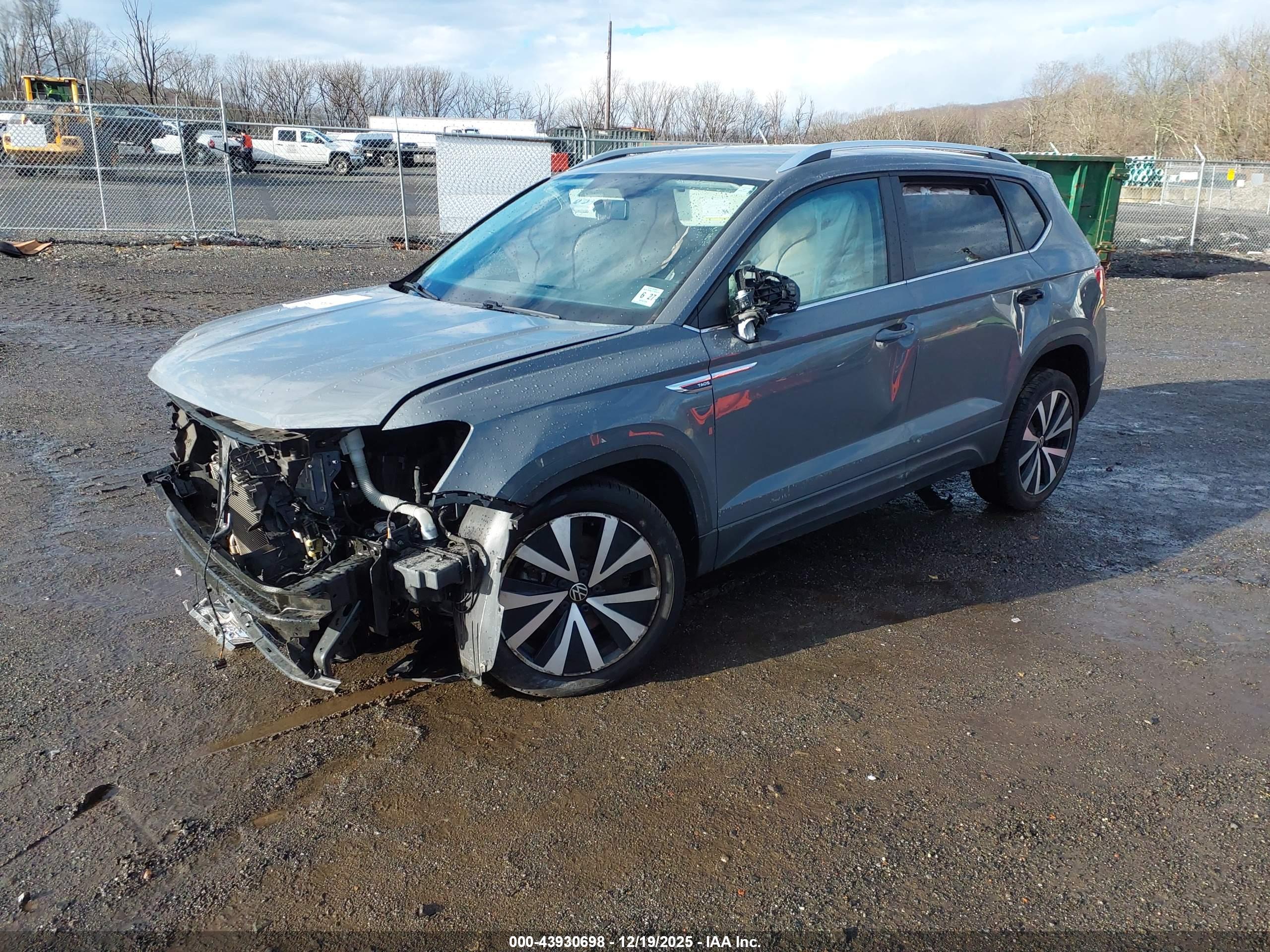 VOLKSWAGEN TAOS image 2