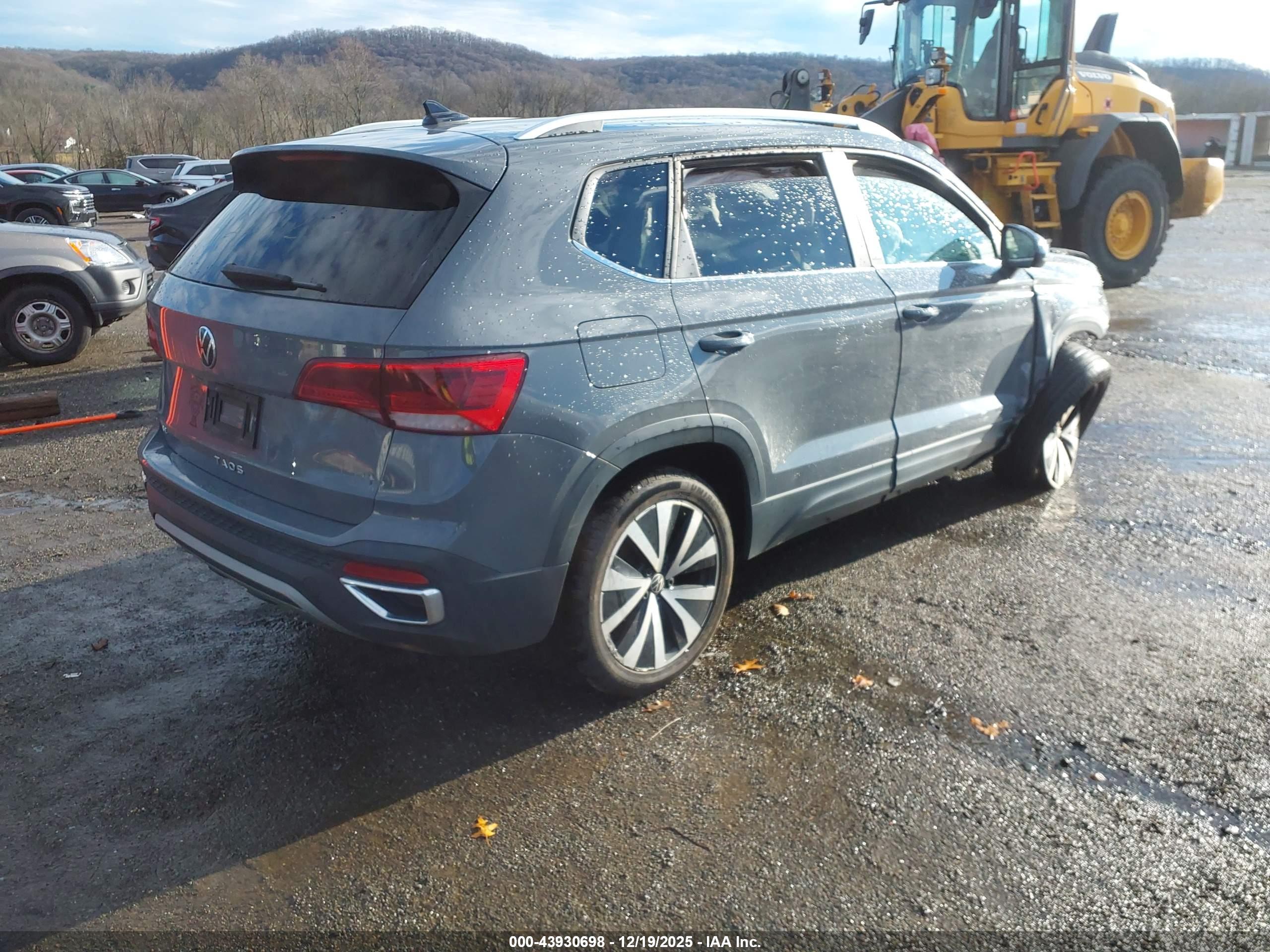 VOLKSWAGEN TAOS image 4