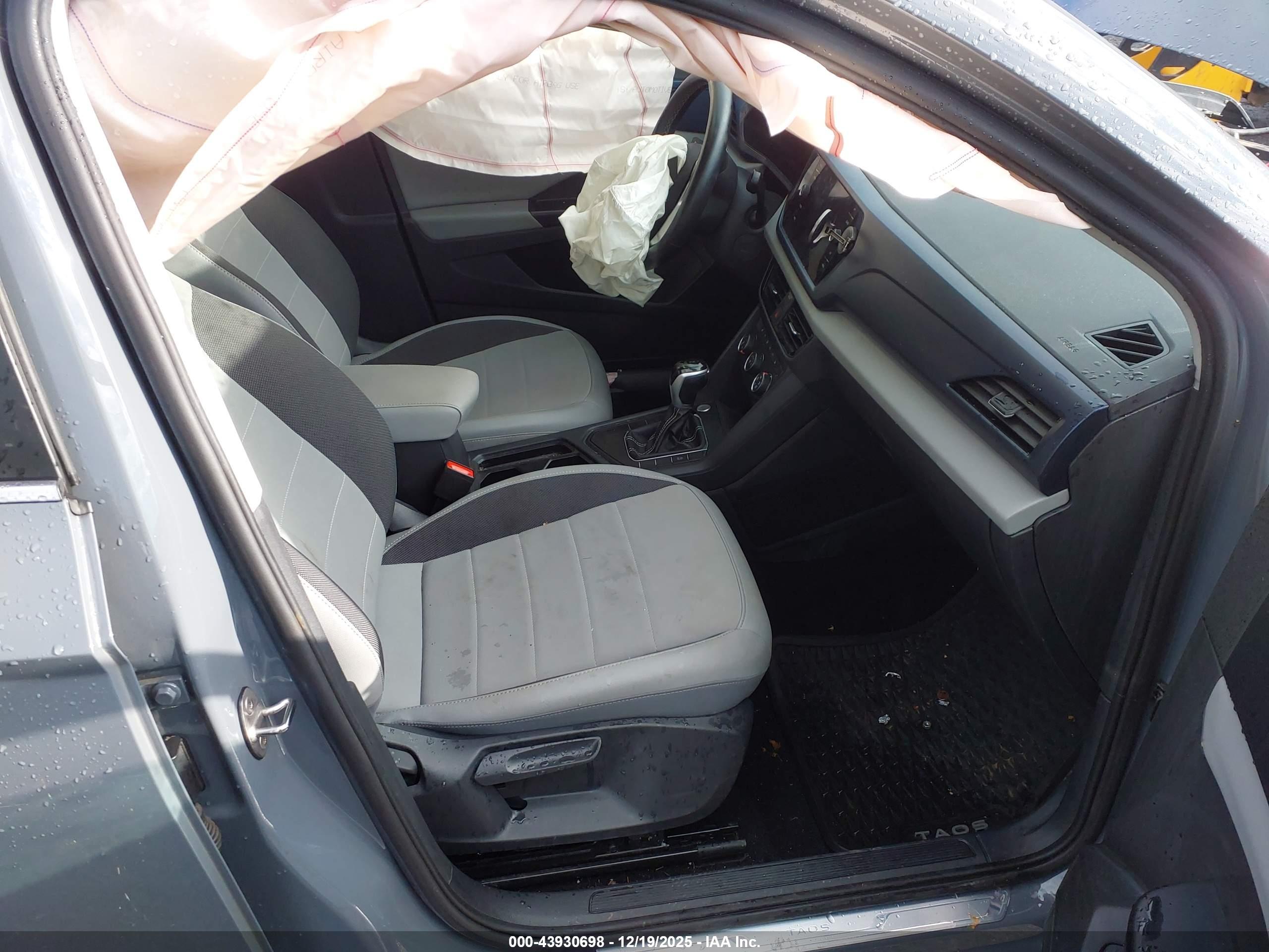 VOLKSWAGEN TAOS image 5