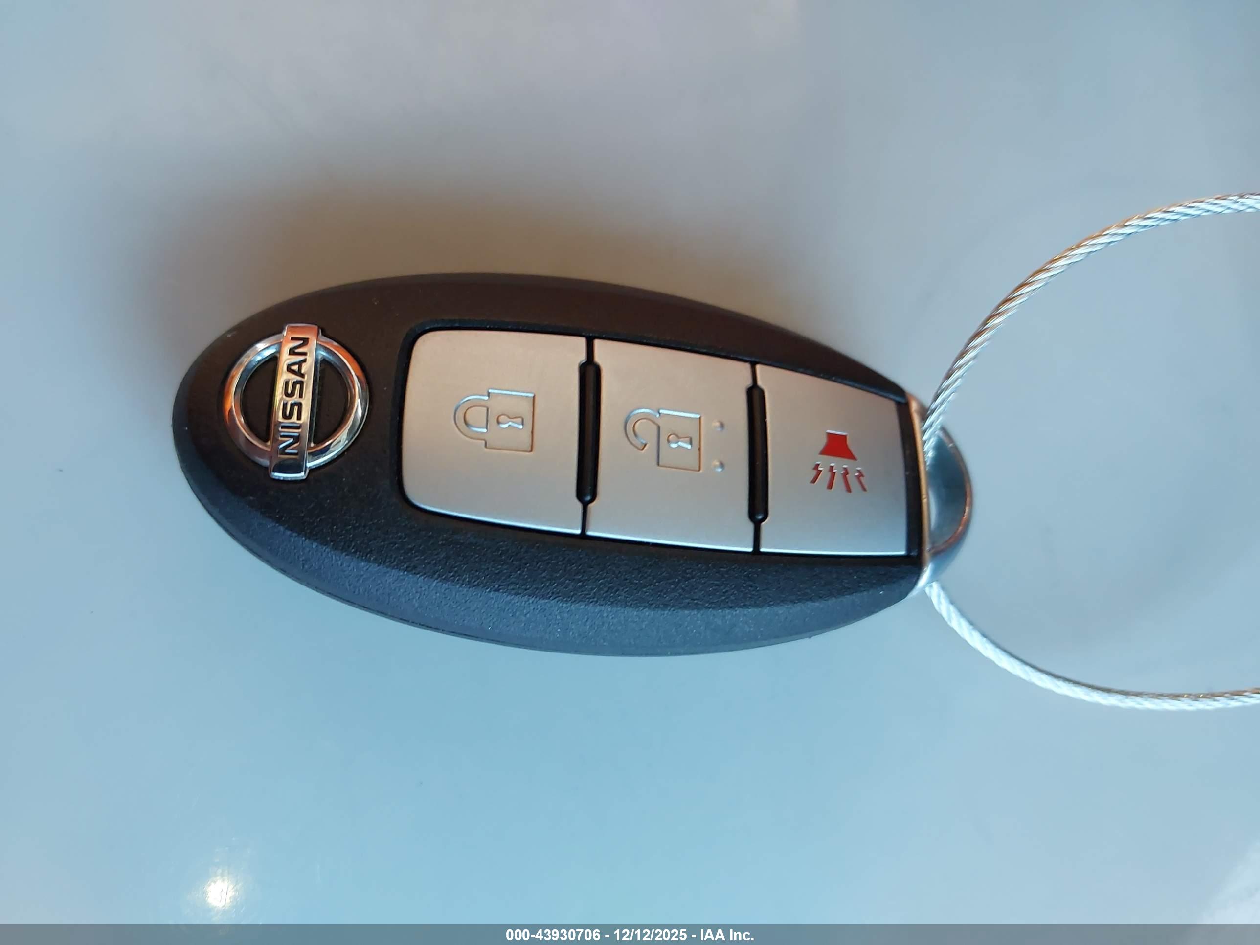 NISSAN ROGUE image 11