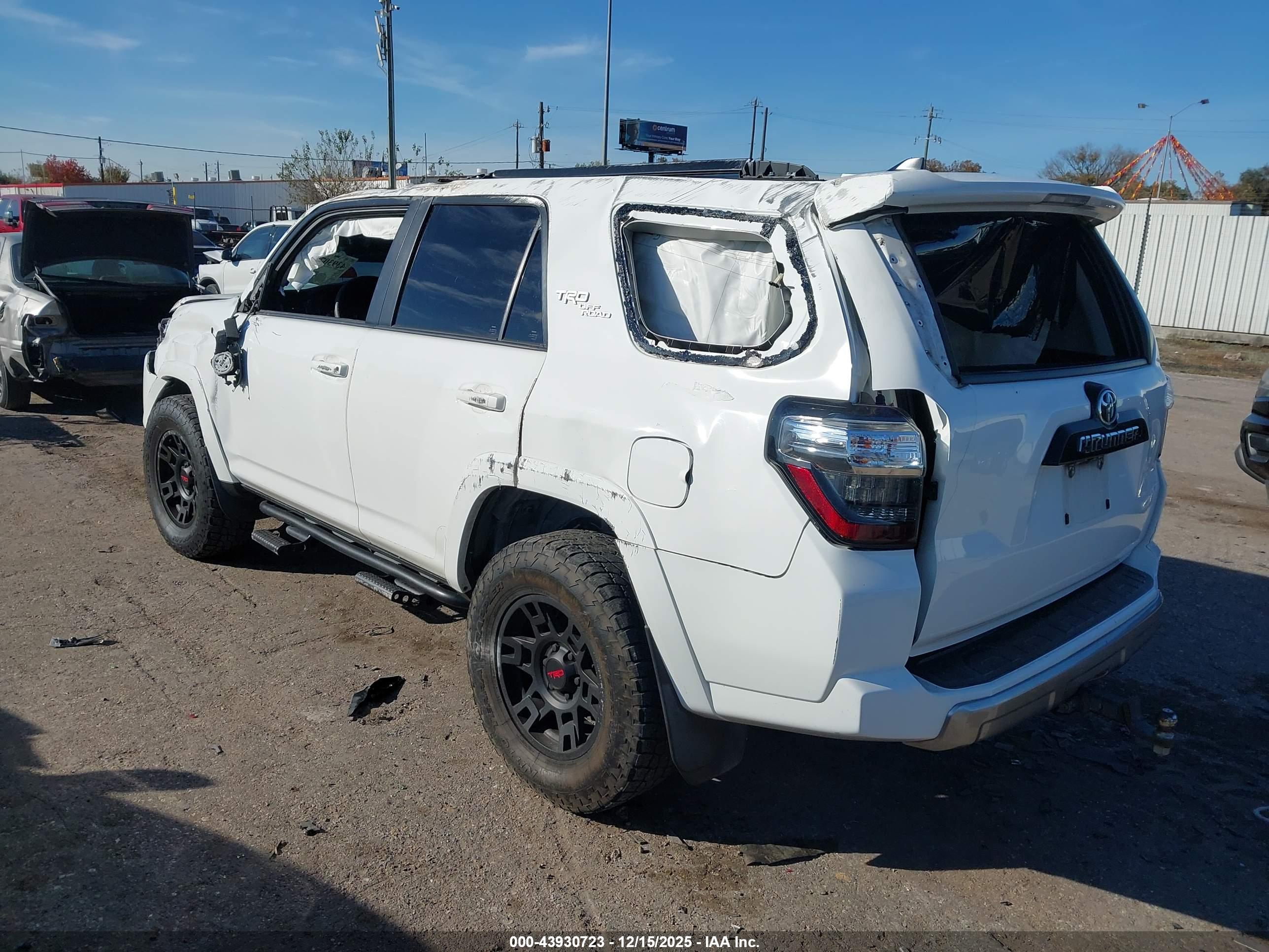 TOYOTA 4RUNNER image 3